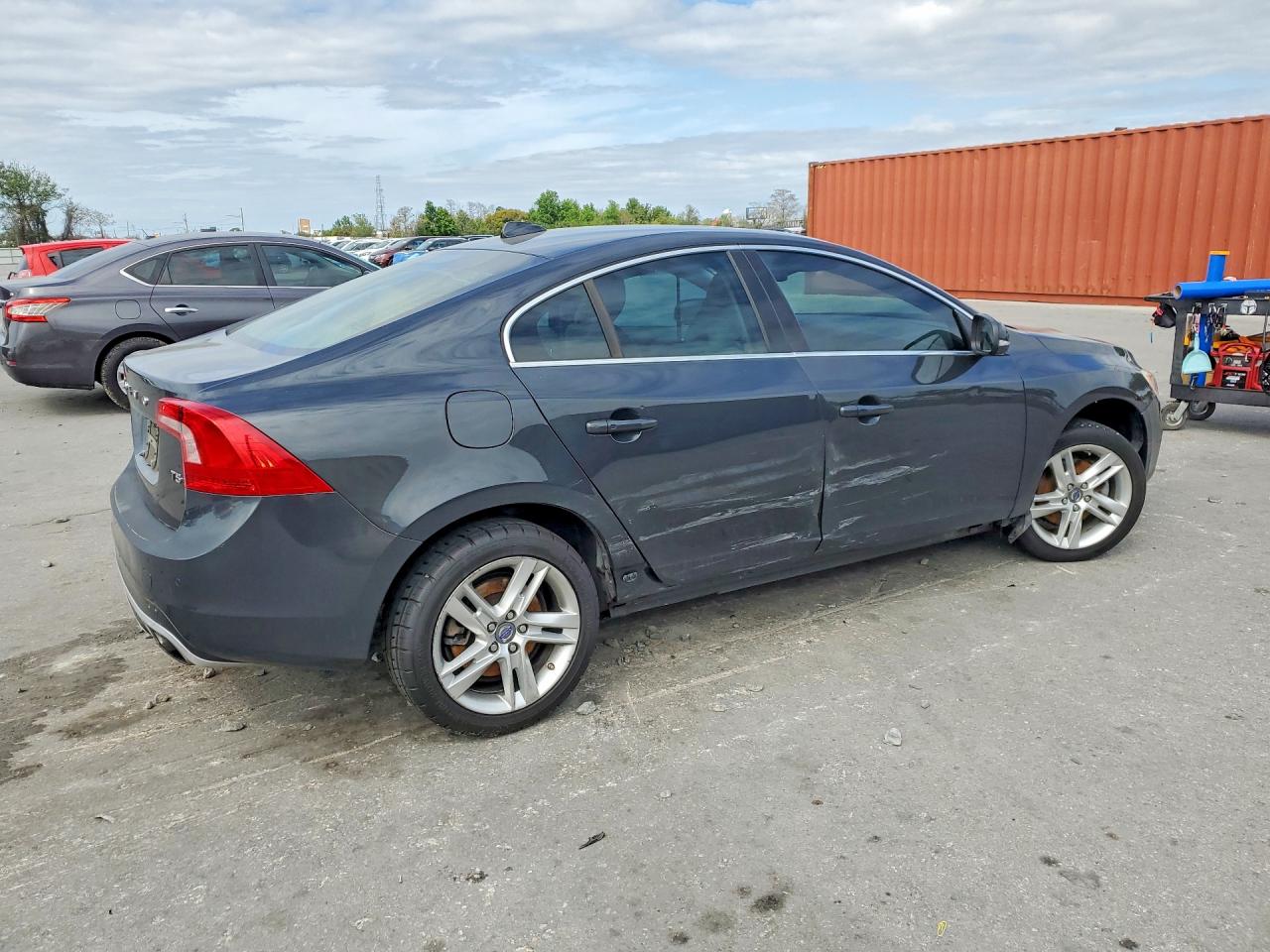 2015 Volvo S60 Premier+ Серый vin: YV140MFC7F1307351