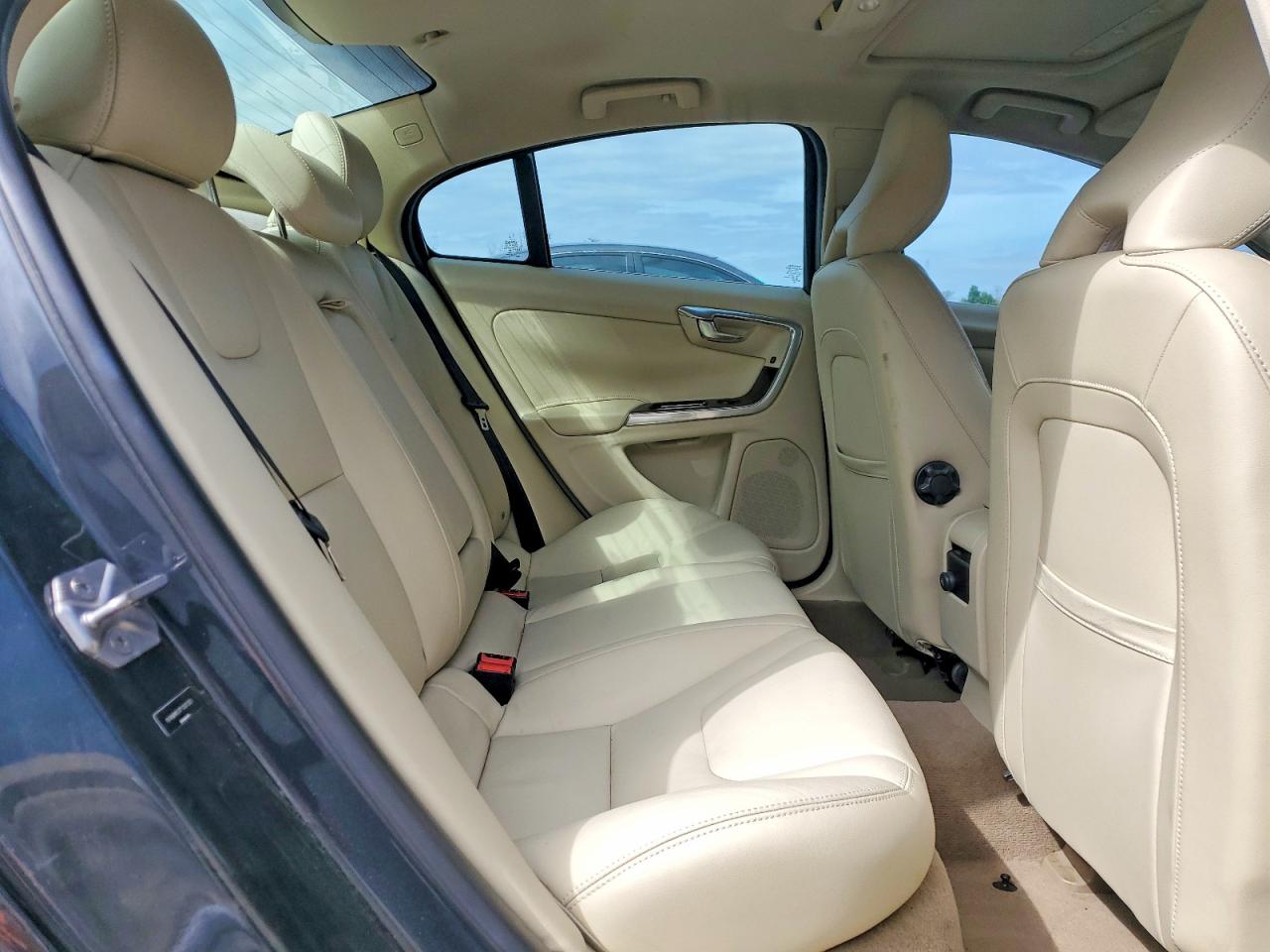 2015 Volvo S60 Premier+ Серый vin: YV140MFC7F1307351