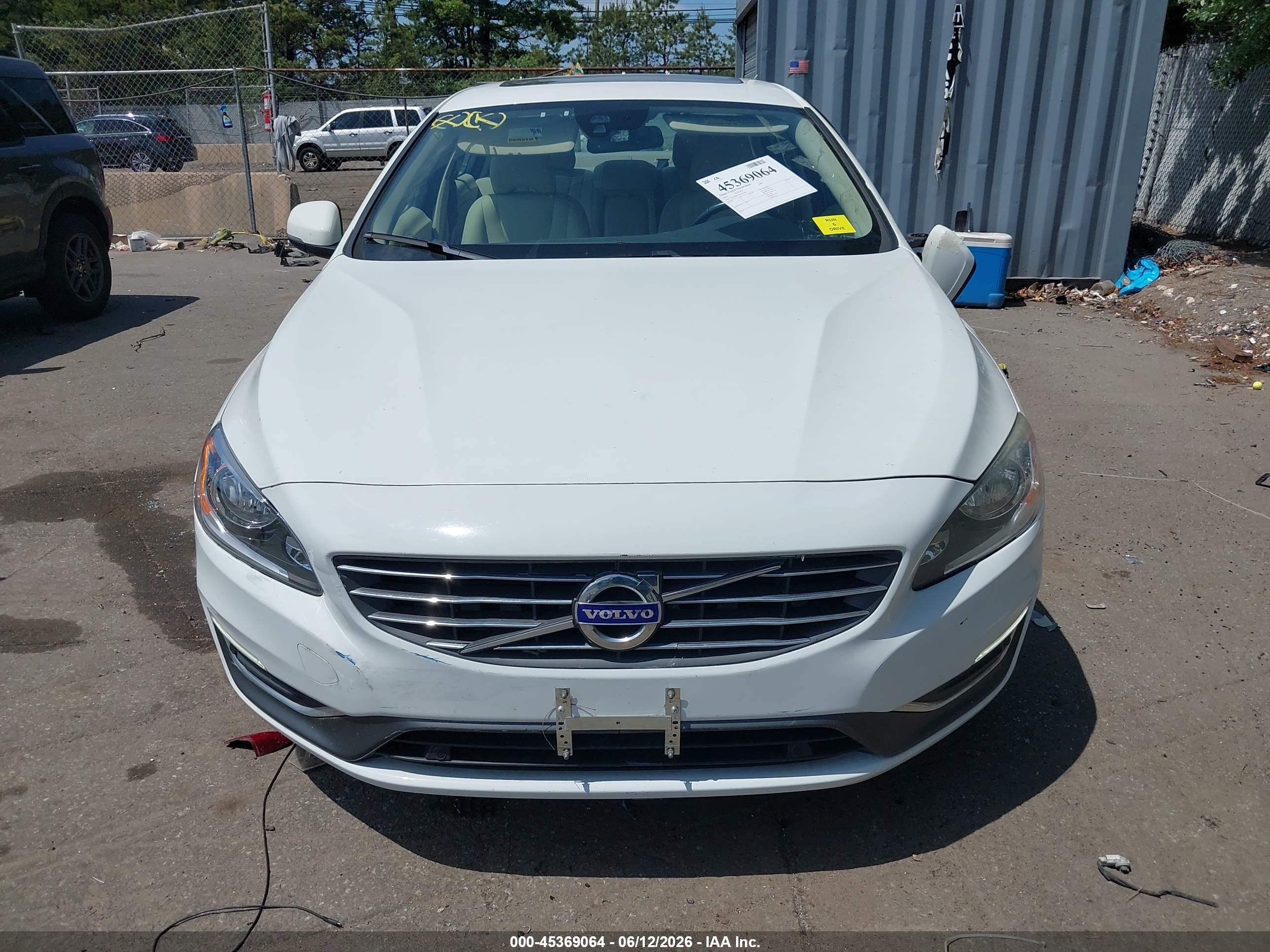 2015 Volvo S60 T5 Premier Plus White vin: YV140MFC8F2301584
