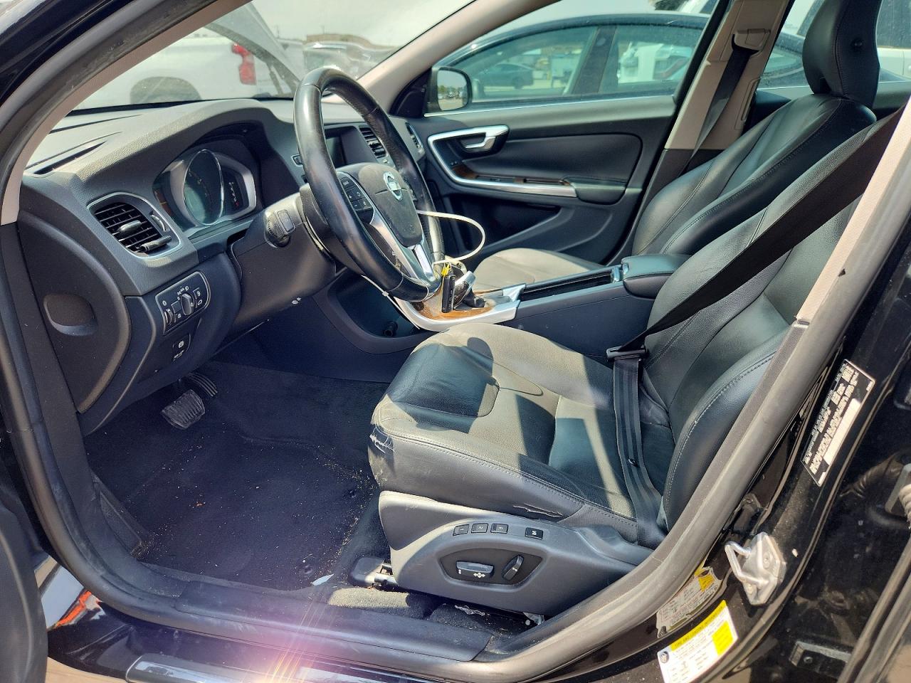 2015 Volvo S60 Premier+ Black vin: YV140MFC9F1308906