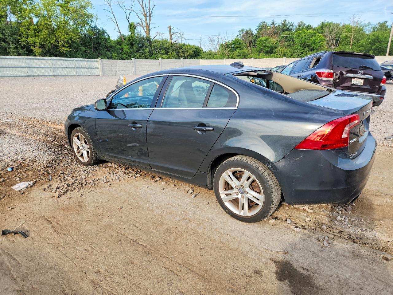 2015 Volvo S60 Premier+ Gray vin: YV140MFCXF1311622