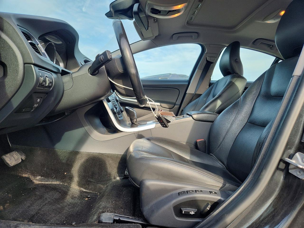 2015 Volvo S60 Premier+ Gray vin: YV140MFCXF1311622