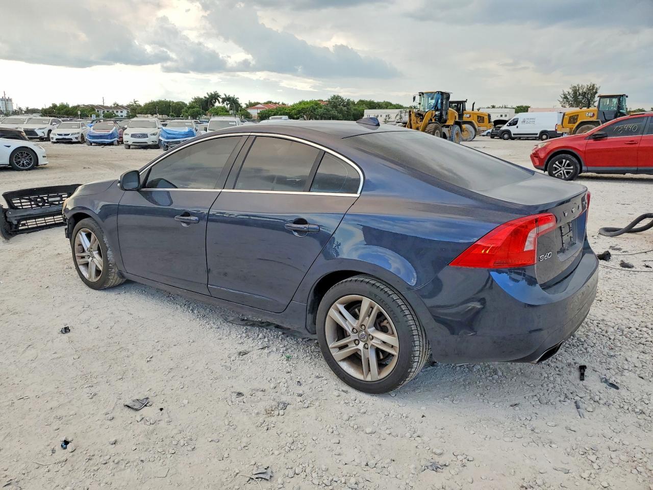 2015 Volvo S60 Platinum Blue vin: YV140MFD5F1318843