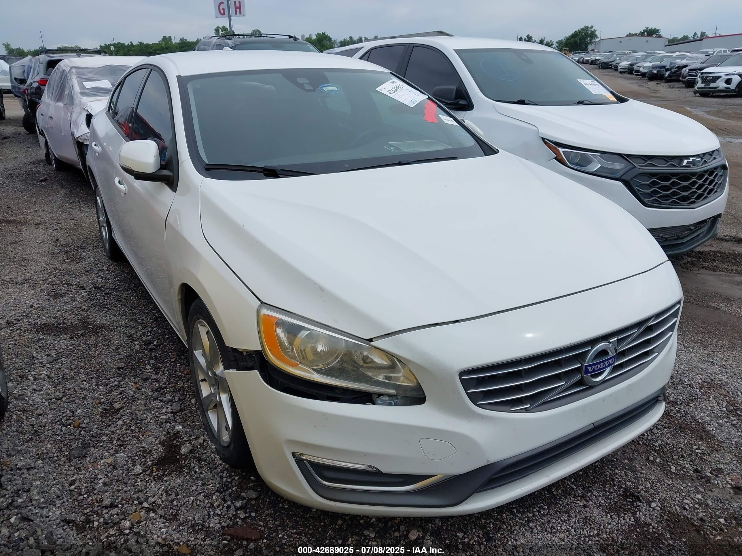 2015 Volvo S60 T5 White vin: YV140MFJ1F1345575