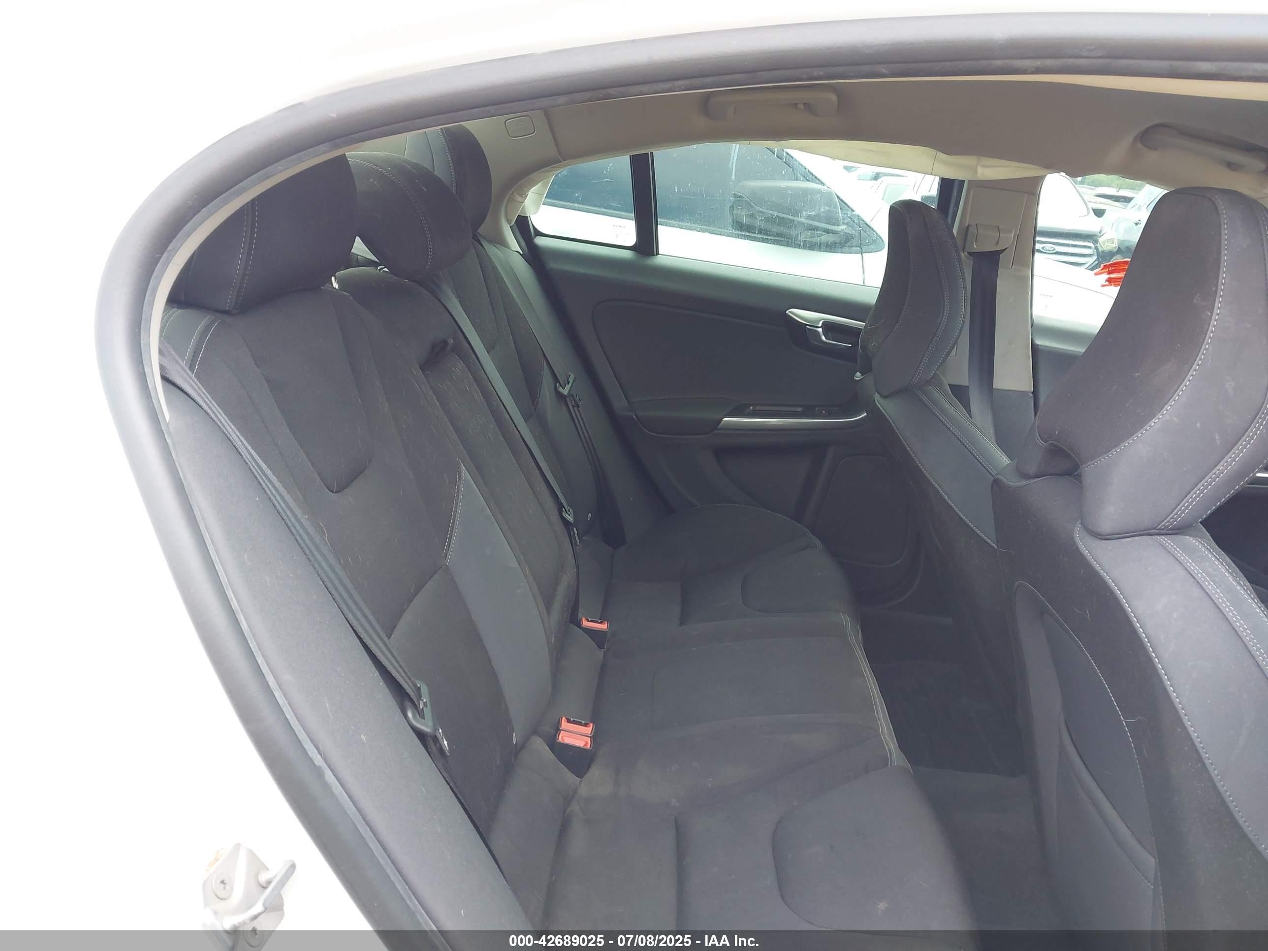 2015 Volvo S60 T5 White vin: YV140MFJ1F1345575