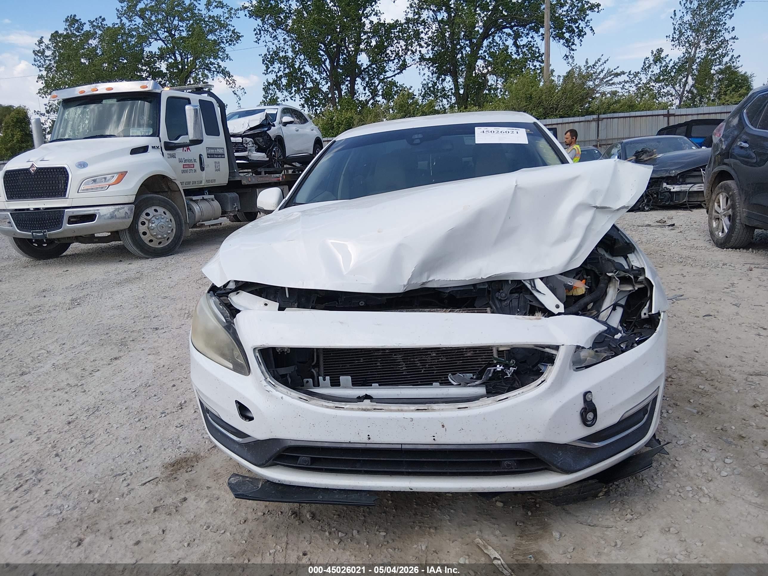 2015 Volvo S60 T5 White vin: YV140MFJ2F2351962