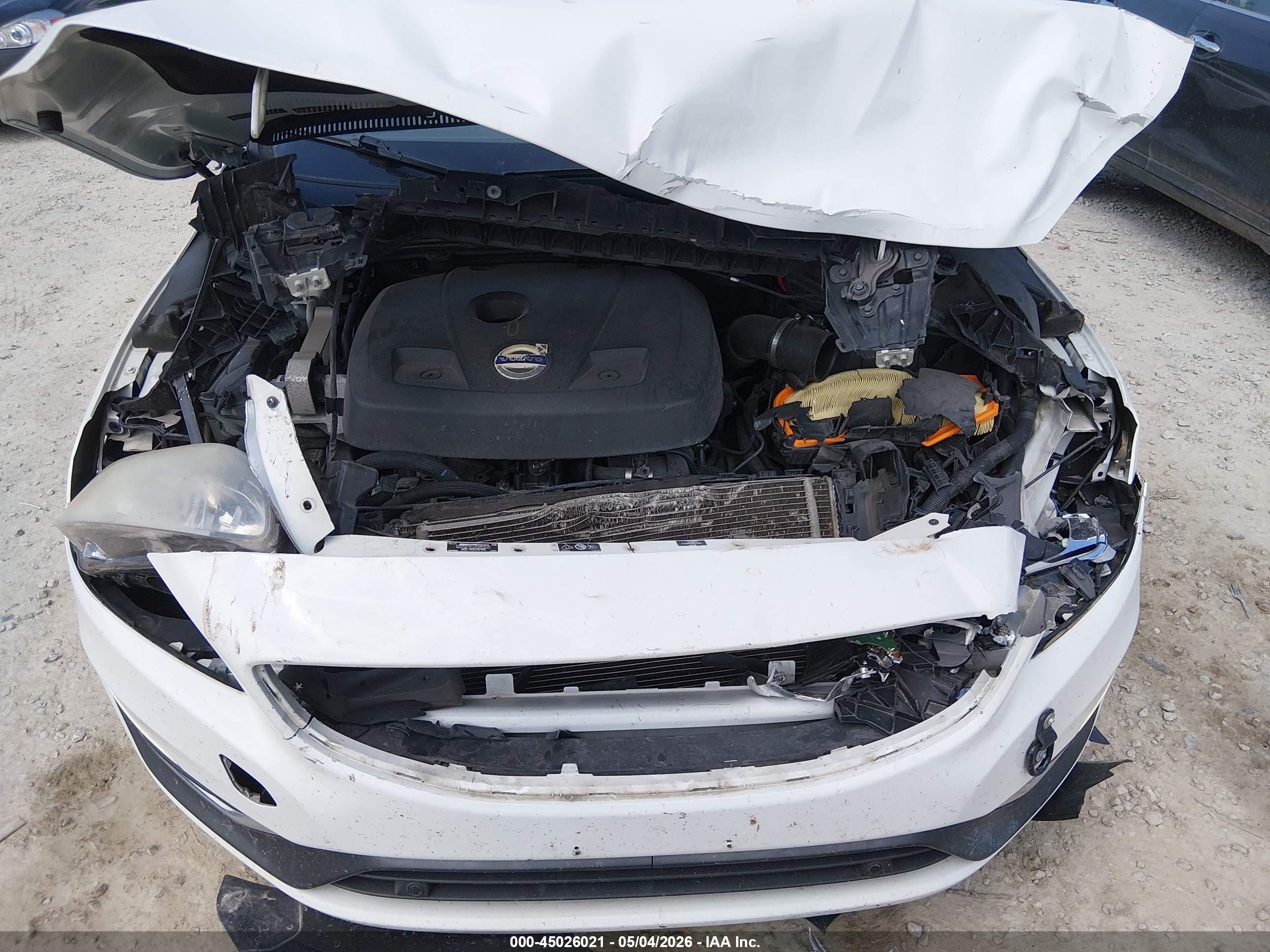 2015 Volvo S60 T5 White vin: YV140MFJ2F2351962
