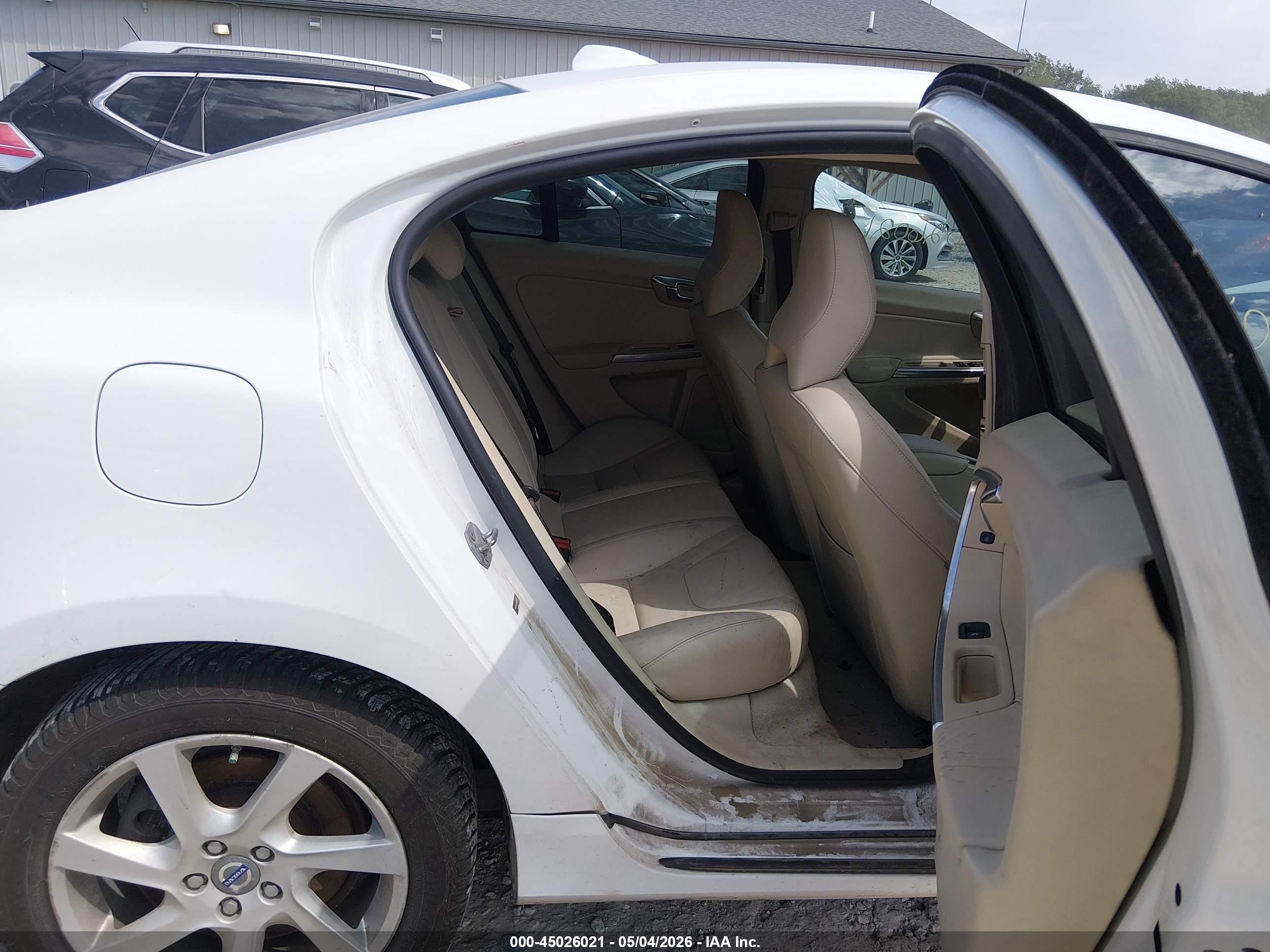 2015 Volvo S60 T5 White vin: YV140MFJ2F2351962