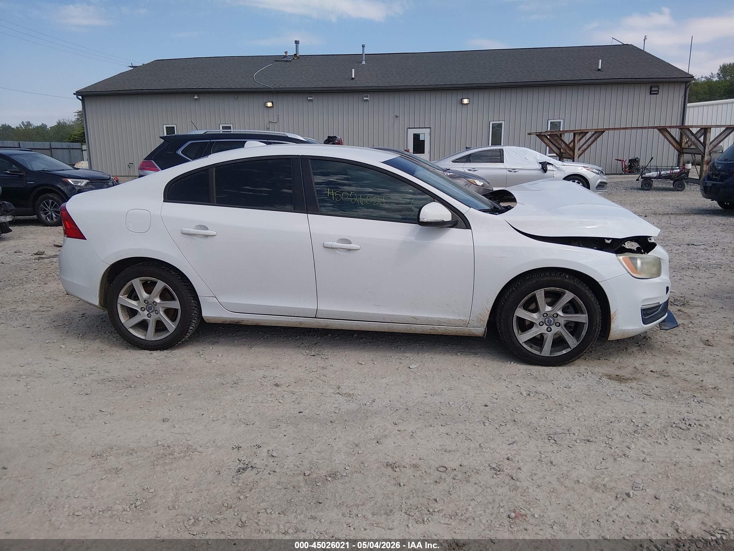 2015 Volvo S60 T5 White vin: YV140MFJ2F2351962