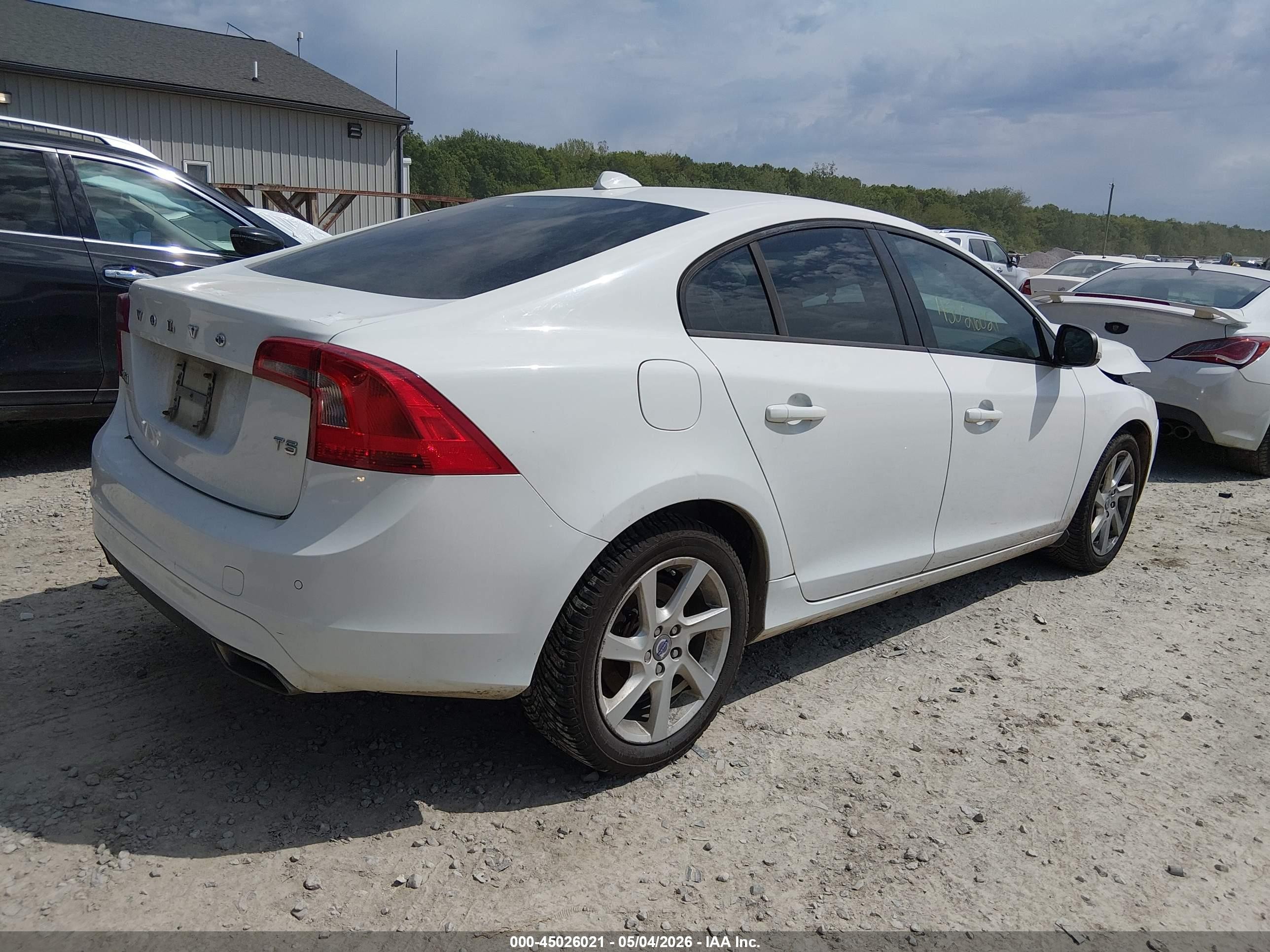 2015 Volvo S60 T5 White vin: YV140MFJ2F2351962