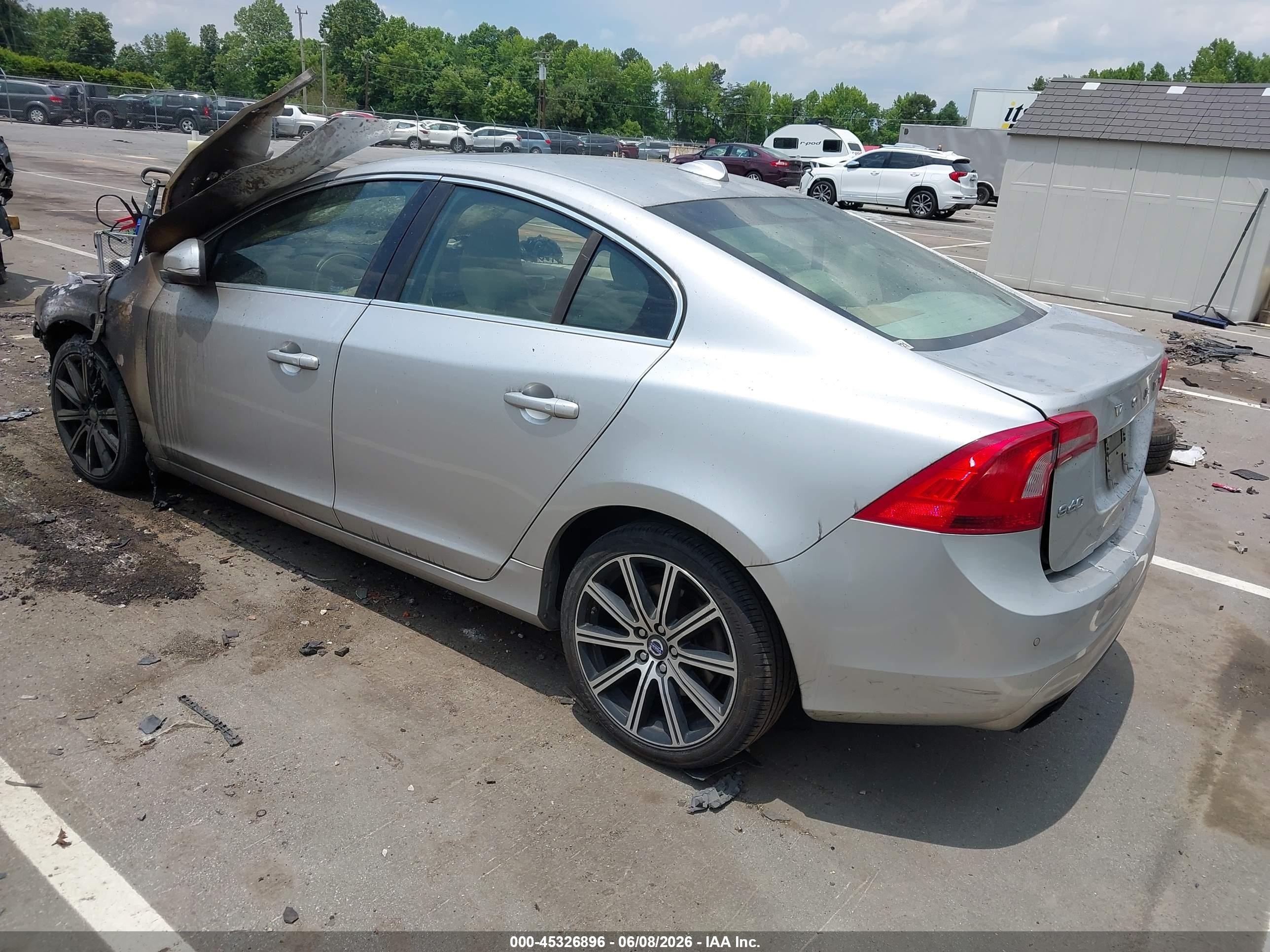2015 Volvo S60 T5 Premier Silver vin: YV140MFK0F1346550