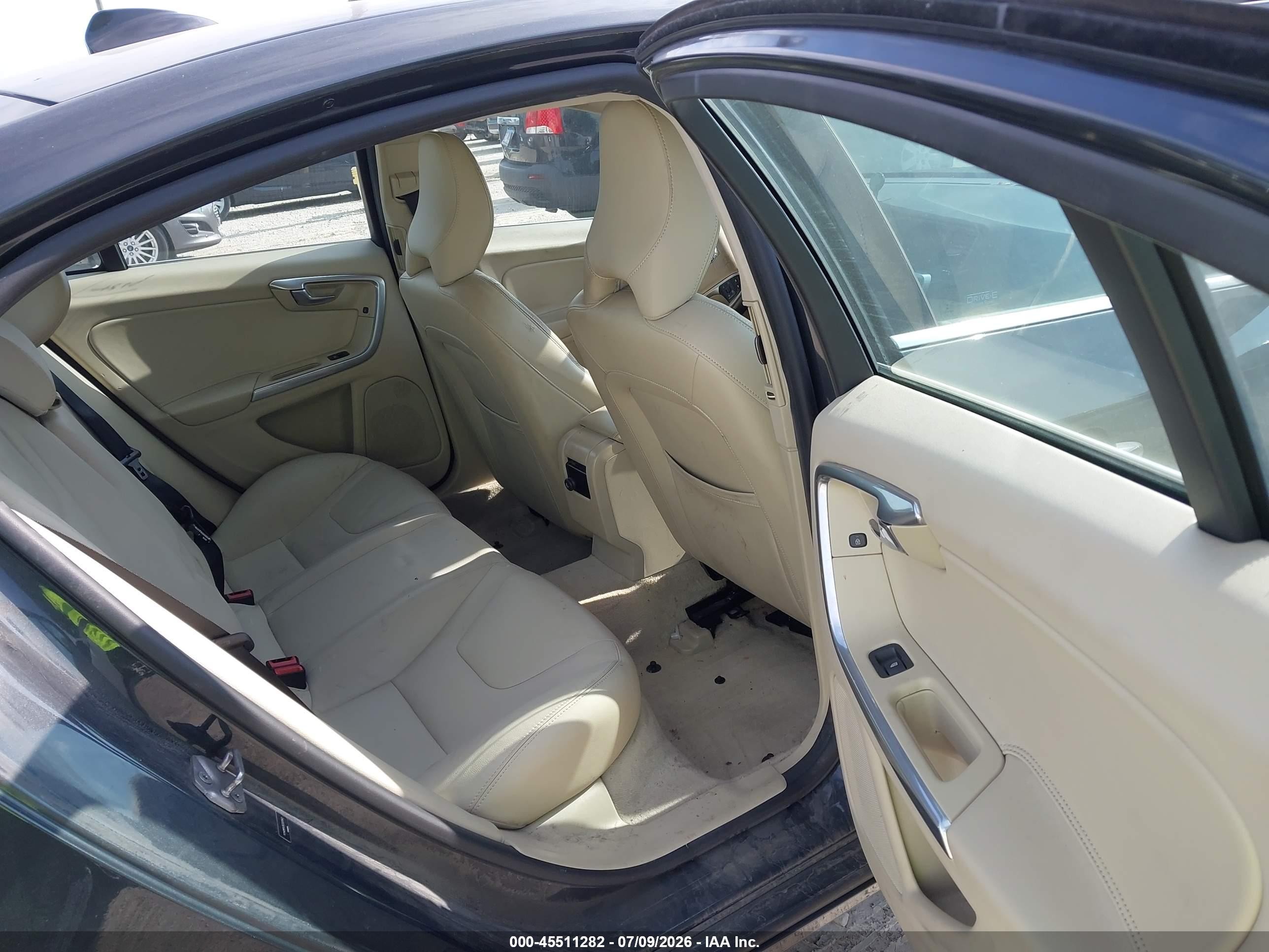 2015 Volvo S60 T5 Premier Серый vin: YV140MFK3F2337643