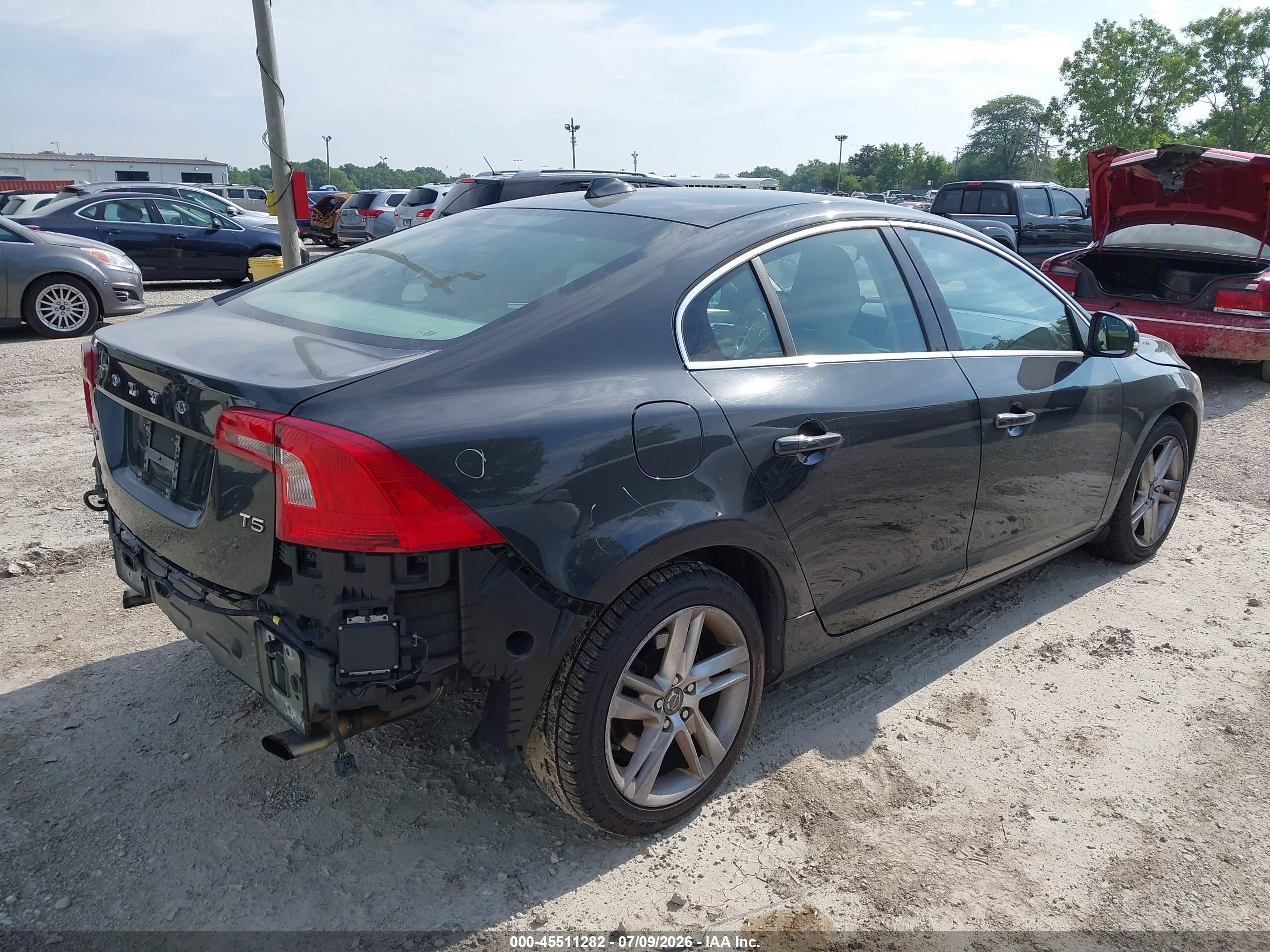 2015 Volvo S60 T5 Premier Серый vin: YV140MFK3F2337643