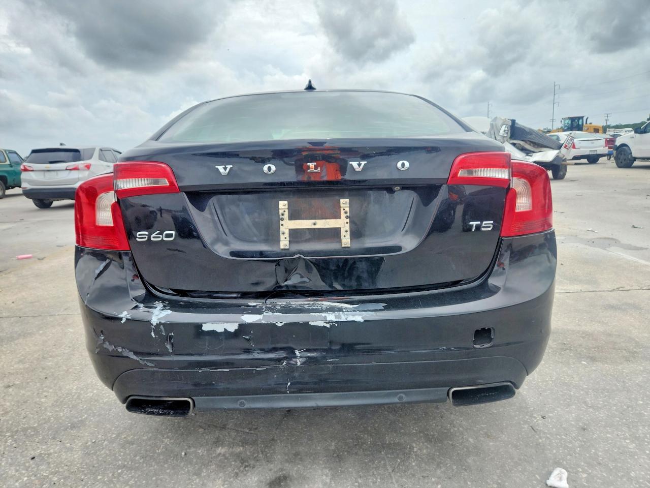 2015 Volvo S60 Premier Black vin: YV140MFK6F1347315