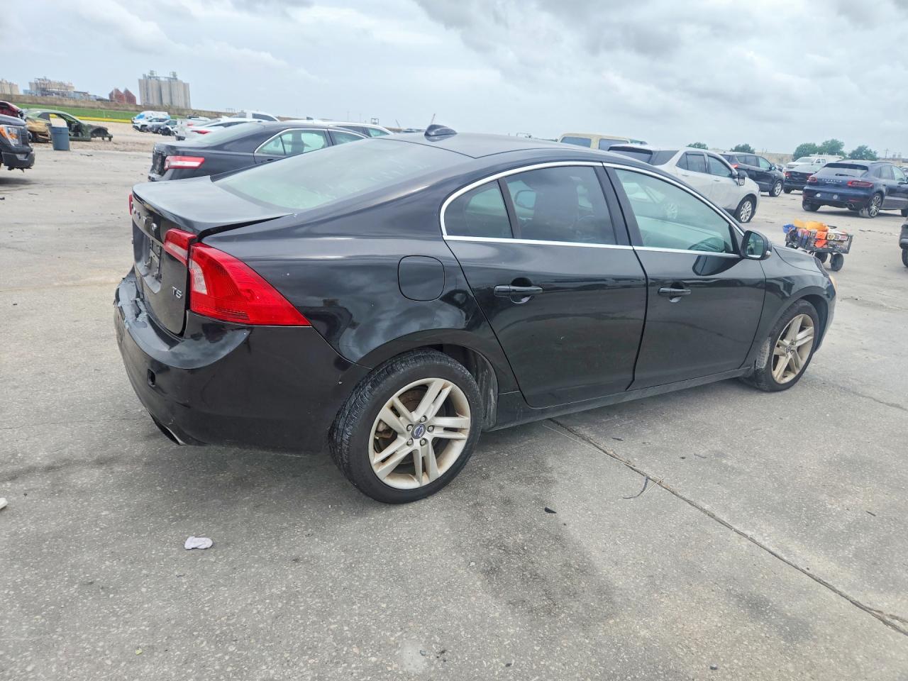 2015 Volvo S60 Premier Black vin: YV140MFK6F1347315