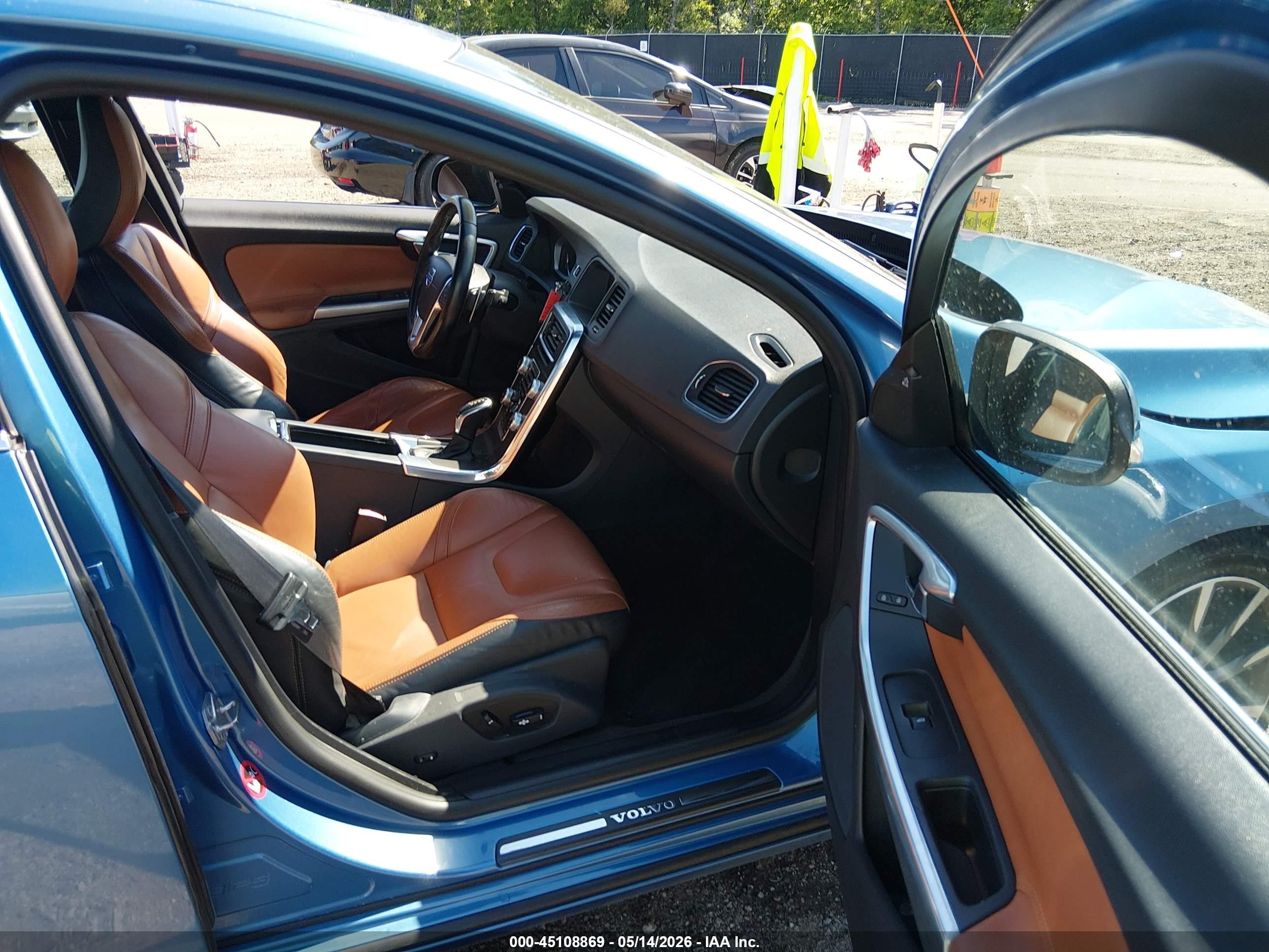 2015 Volvo S60 T5 Premier Blue vin: YV140MFK7F1347775