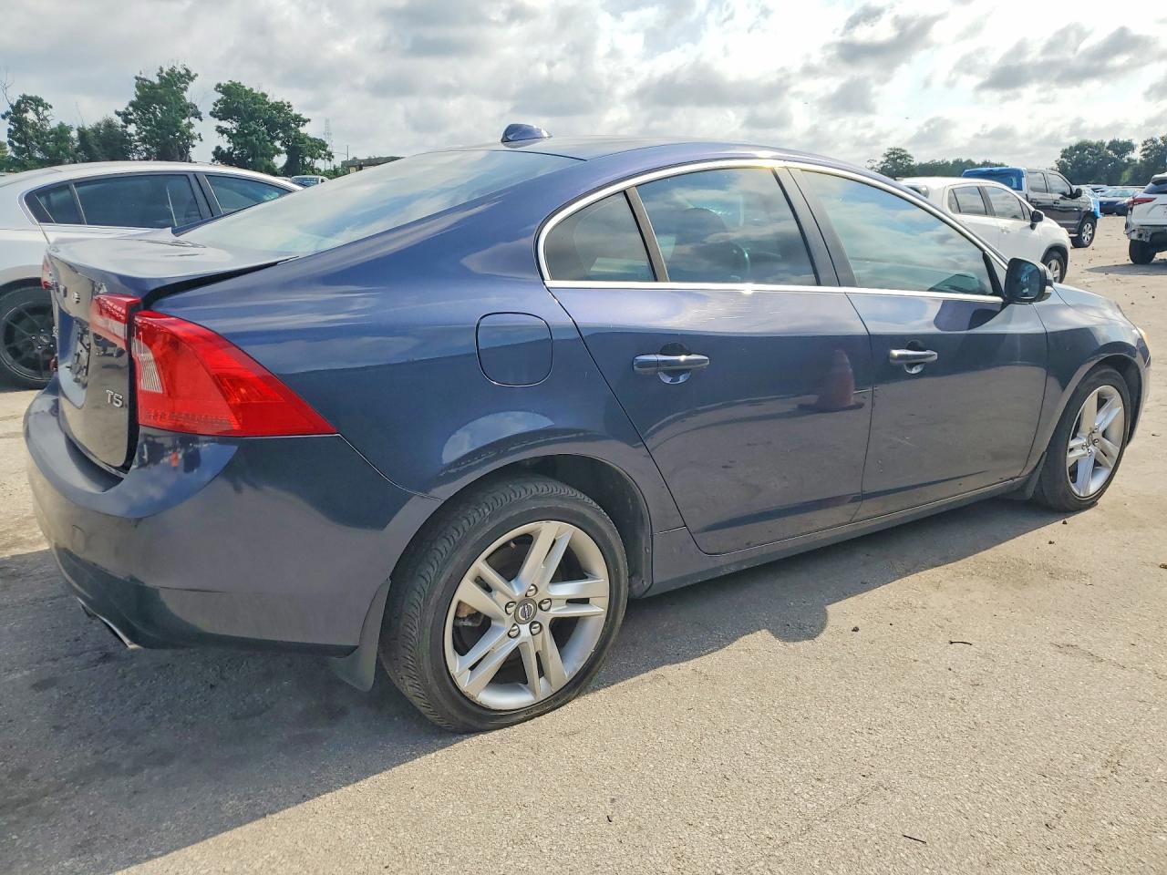 2015 Volvo S60 Premier Синий vin: YV140MFK7F2355272