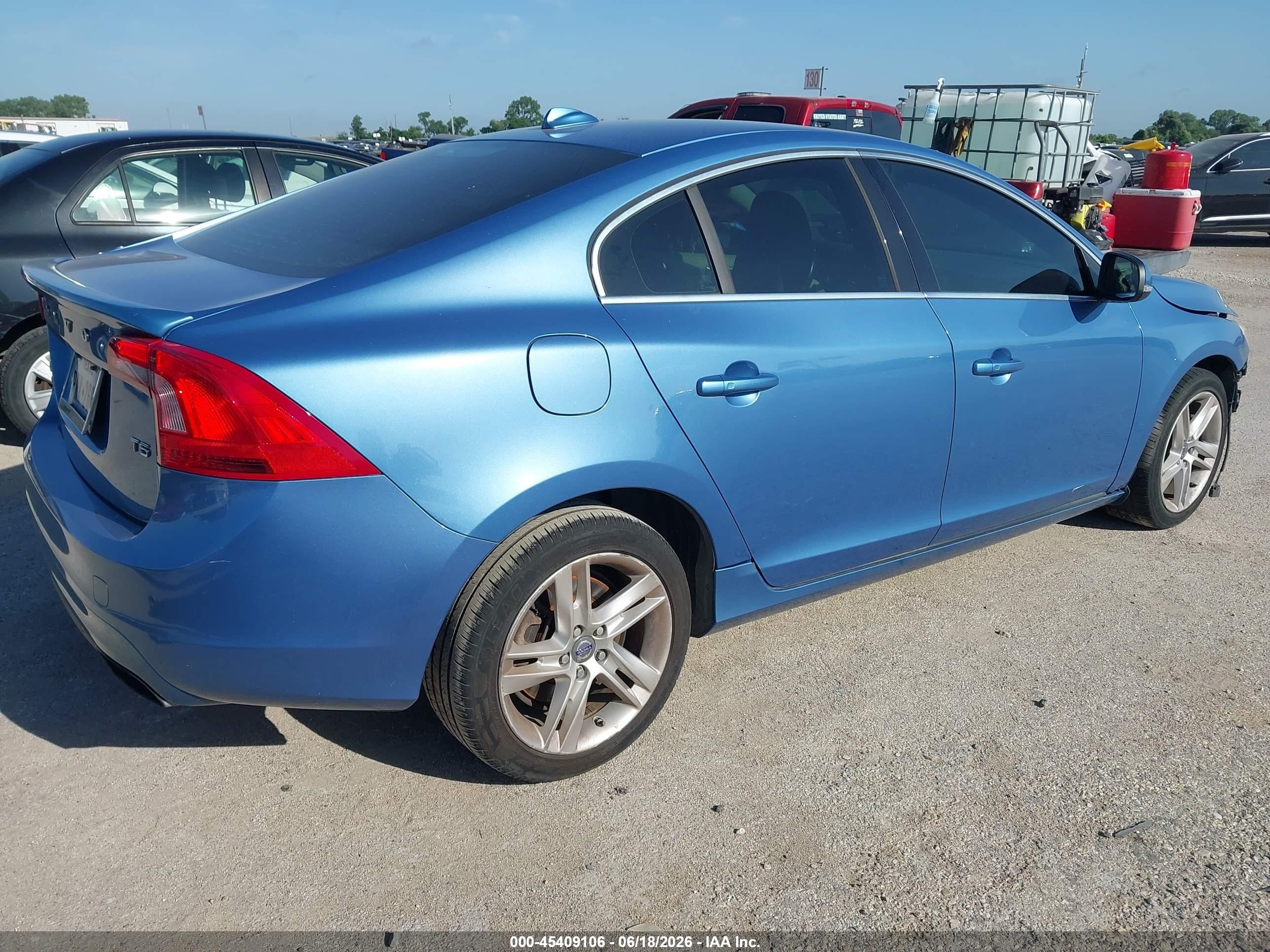 2015 Volvo S60 T5 Premier Синий vin: YV140MFK8F1351916