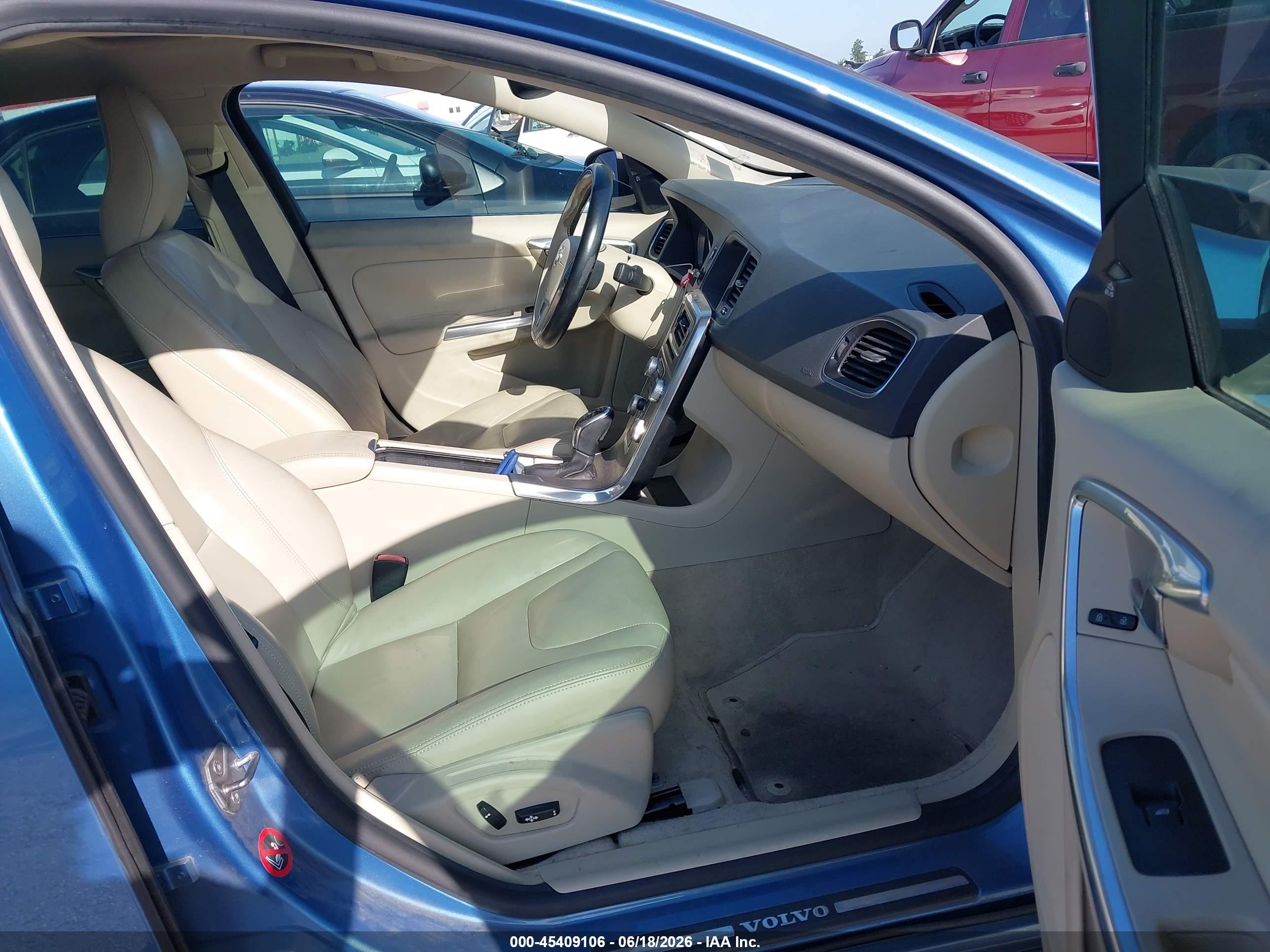 2015 Volvo S60 T5 Premier Синий vin: YV140MFK8F1351916