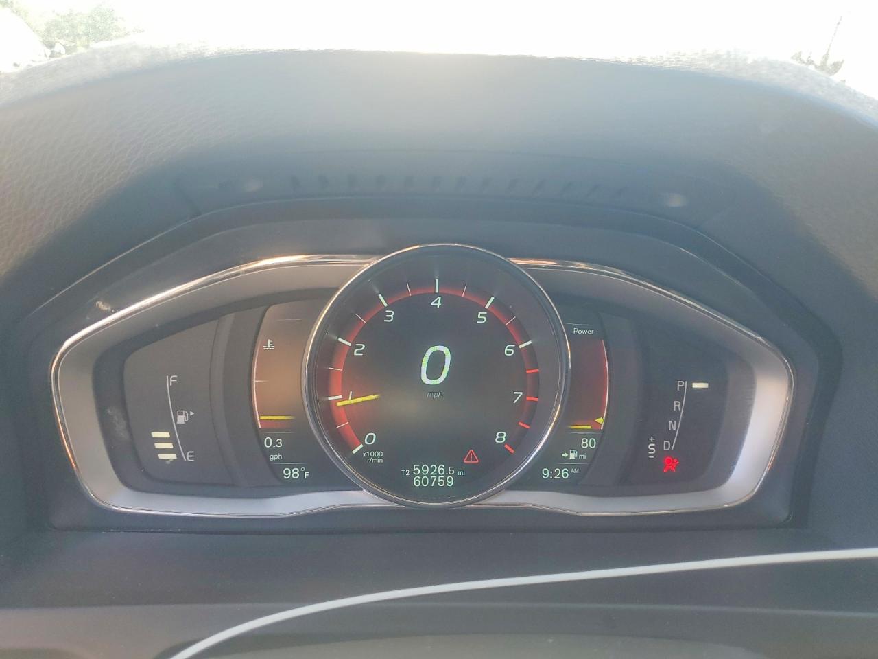 2015 Volvo S60 Premier Серебряный vin: YV140MFKXF2360918