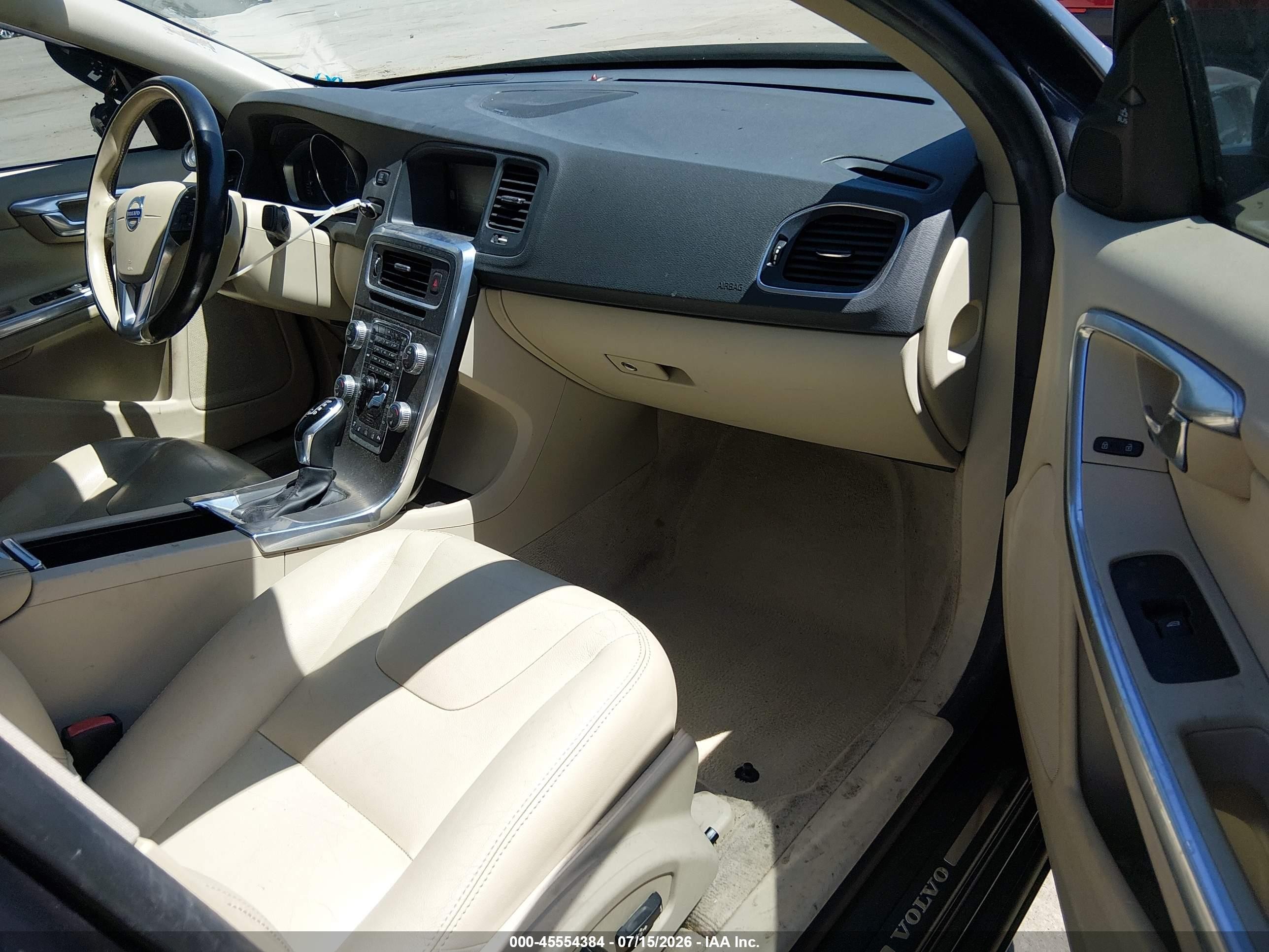 2015 Volvo S60 T5 Platinum Gray vin: YV140MFM8F1351805
