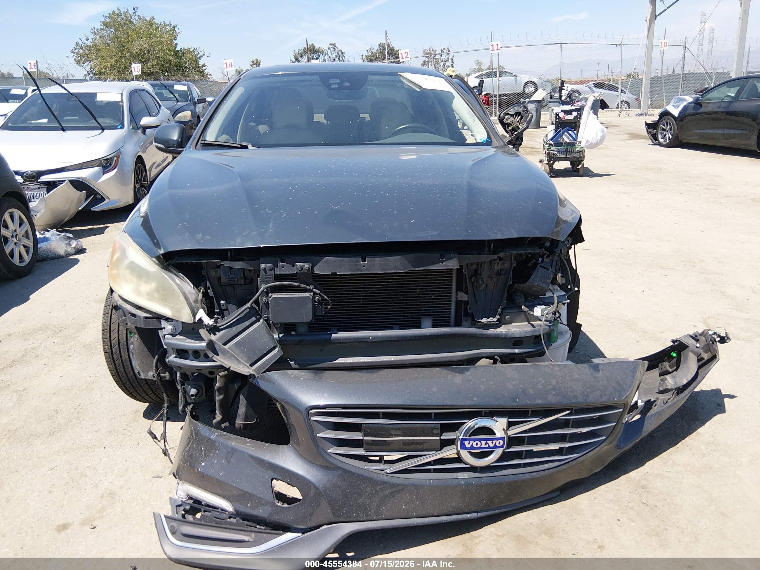 2015 Volvo S60 T5 Platinum Gray vin: YV140MFM8F1351805