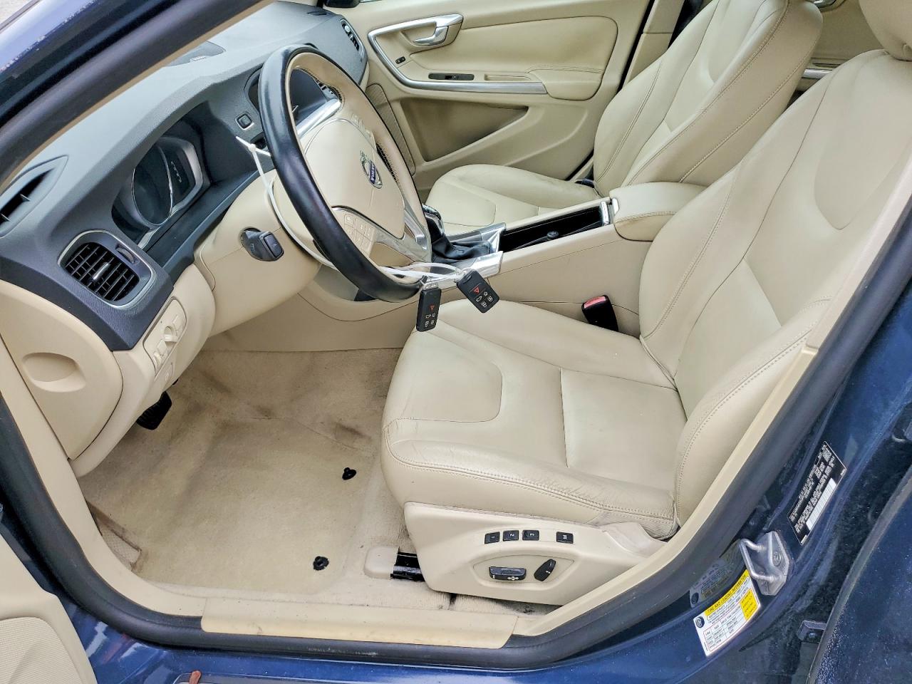 2015 Volvo S60 Platinum Blue vin: YV140MFM9F235479