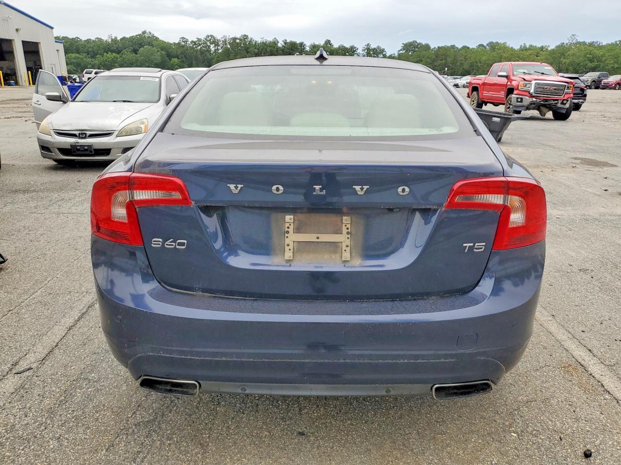 2015 Volvo S60 Platinum Blue vin: YV140MFM9F235479
