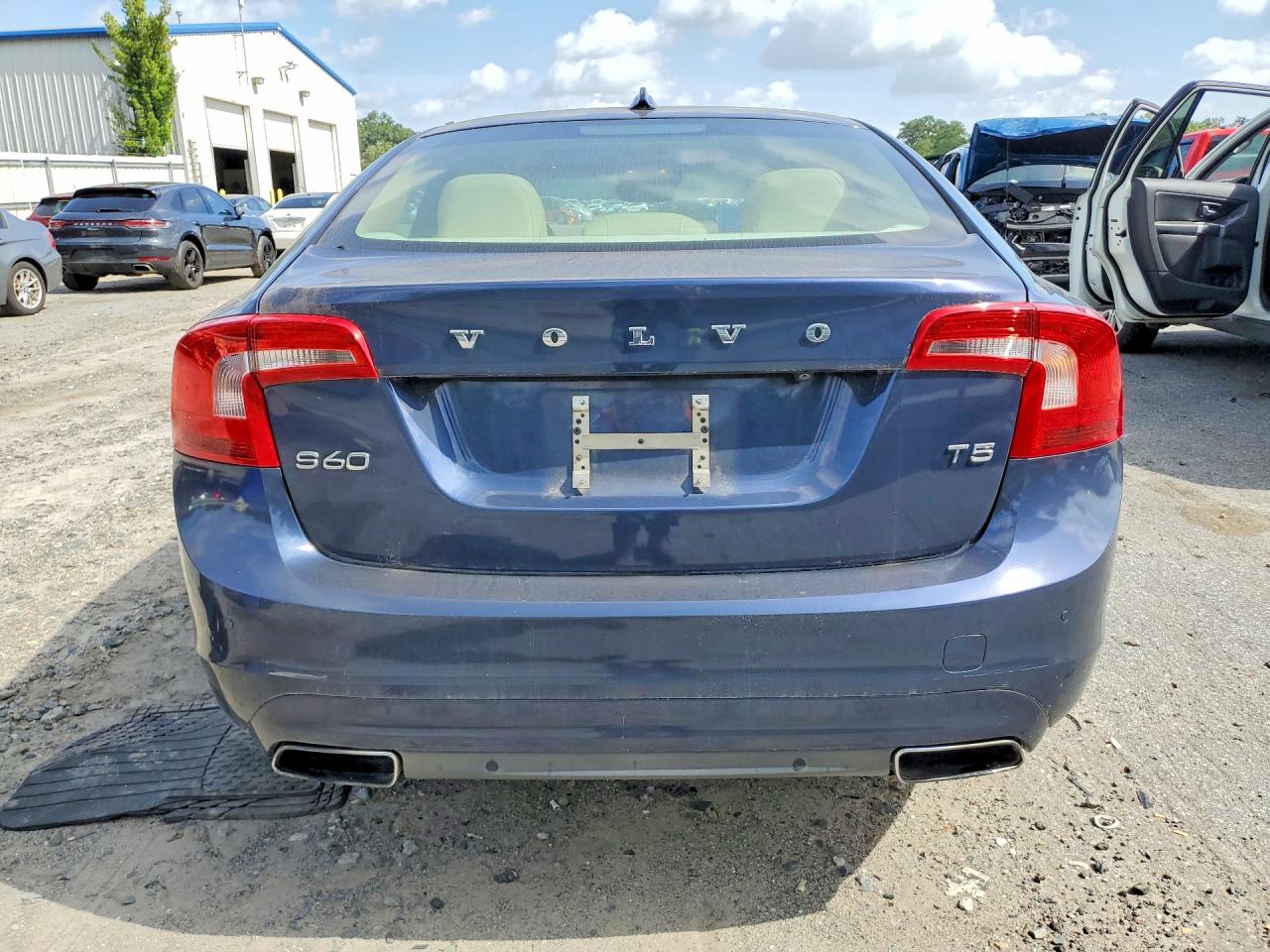 2015 Volvo S60 Platinum Blue vin: YV140MFM9F2354979