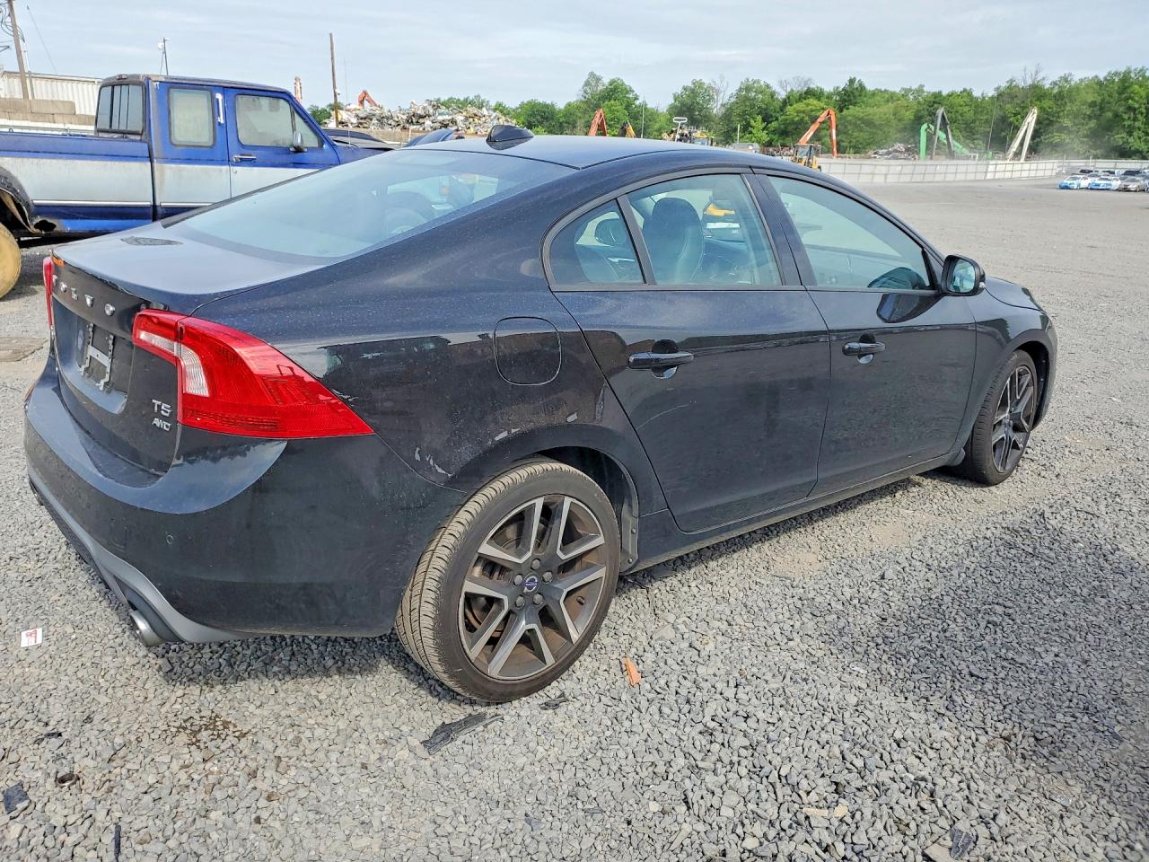 2017 Volvo S60 Dynamic Black vin: YV140MTL3H2427391