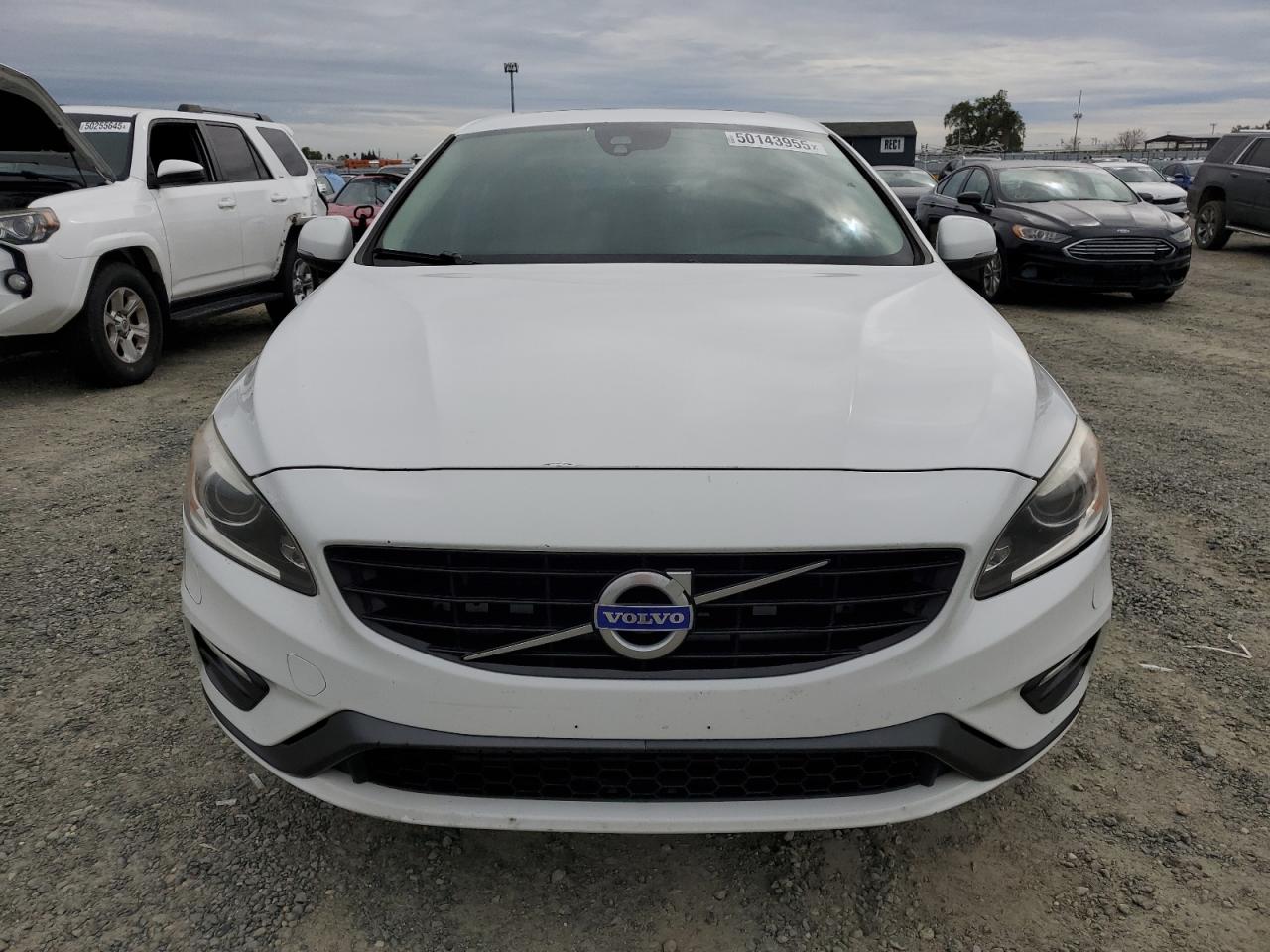 2017 Volvo S60 Dynamic Белый vin: YV140MTL8H2431839
