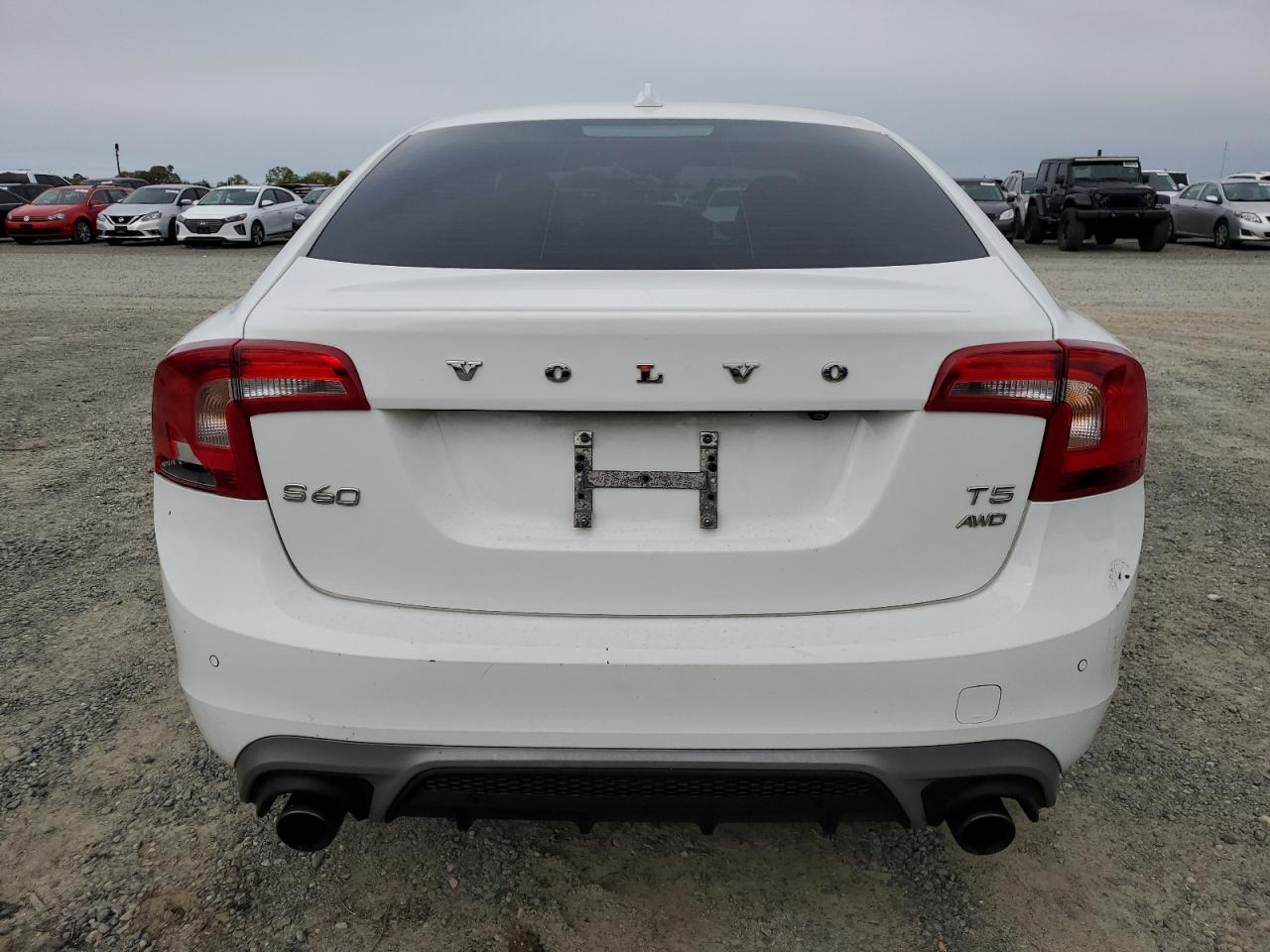 2017 Volvo S60 Dynamic Белый vin: YV140MTL8H2431839