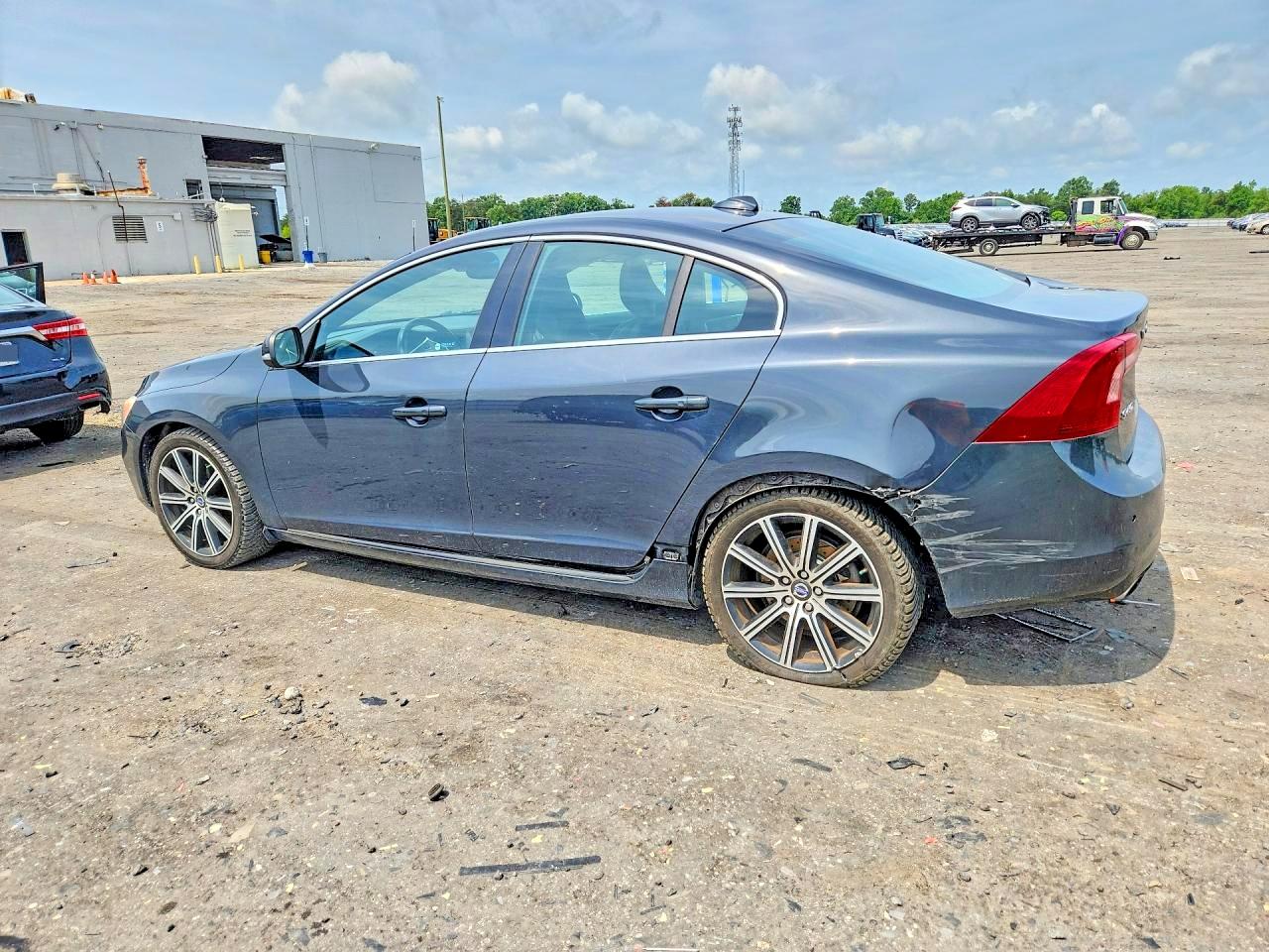 2015 Volvo S60 Premier Gray vin: YV149MFK5F1343312