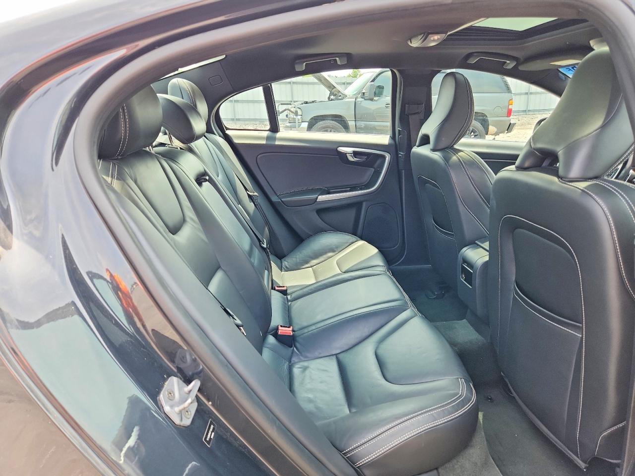 2015 Volvo S60 Premier Gray vin: YV149MFK5F1343312