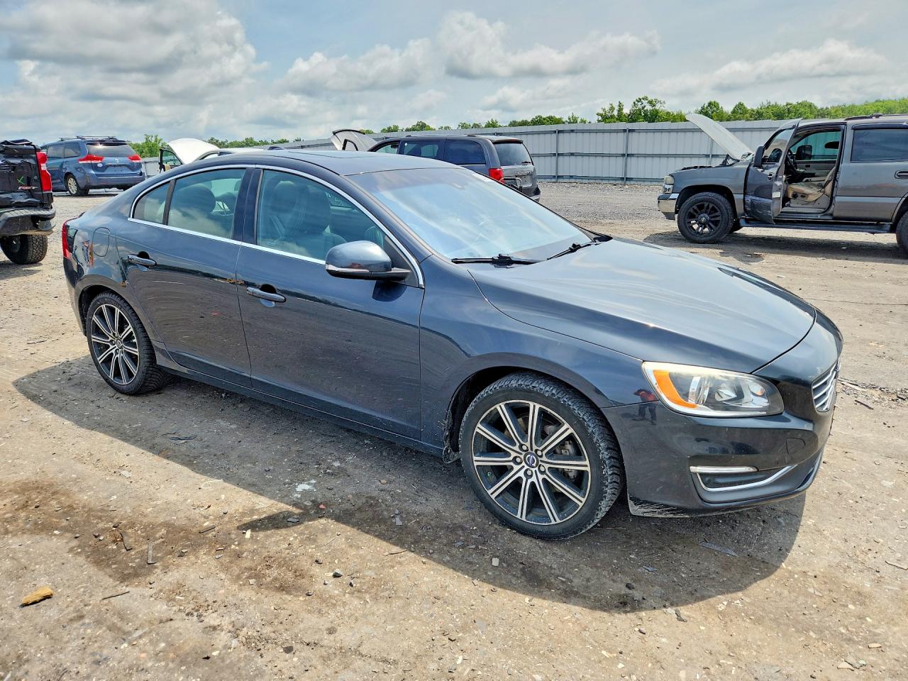 2015 Volvo S60 Premier Gray vin: YV149MFK5F1343312