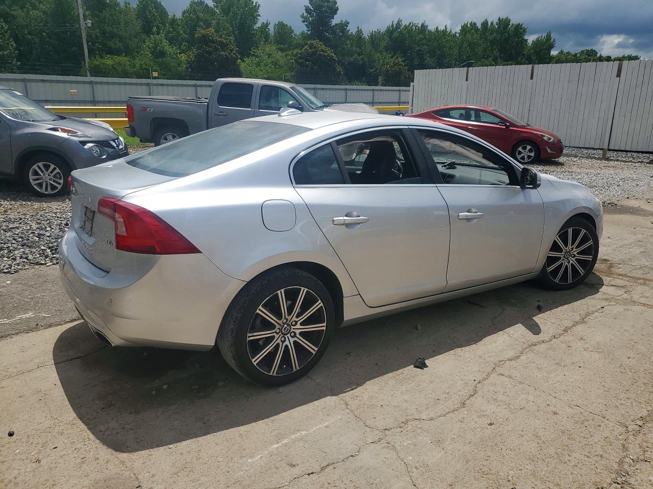 2015 Volvo S60 Premier Silver vin: YV149MFK7F1340217