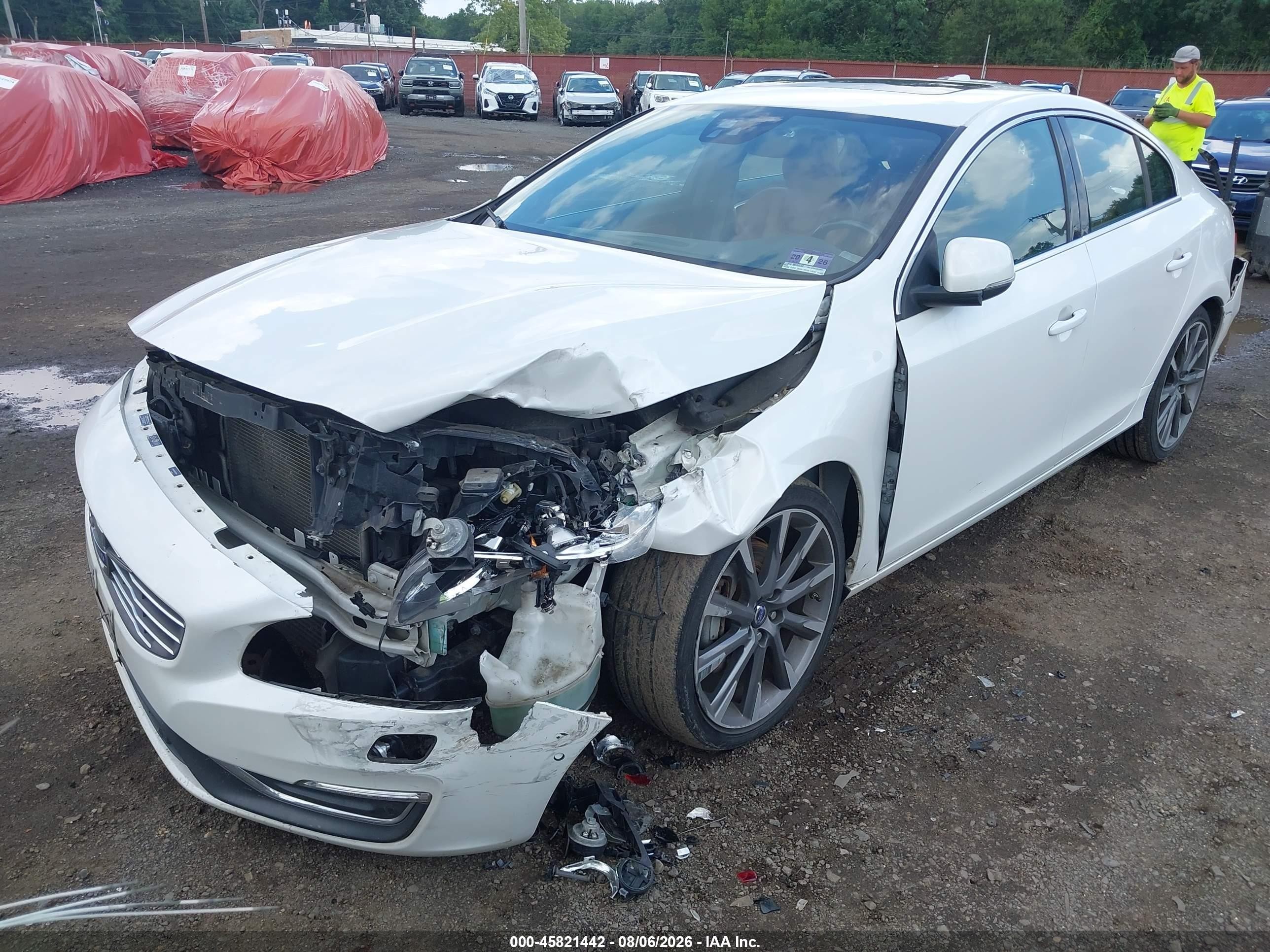 2015 Volvo S60 T6 Platinum White vin: YV149MFM0F2335114