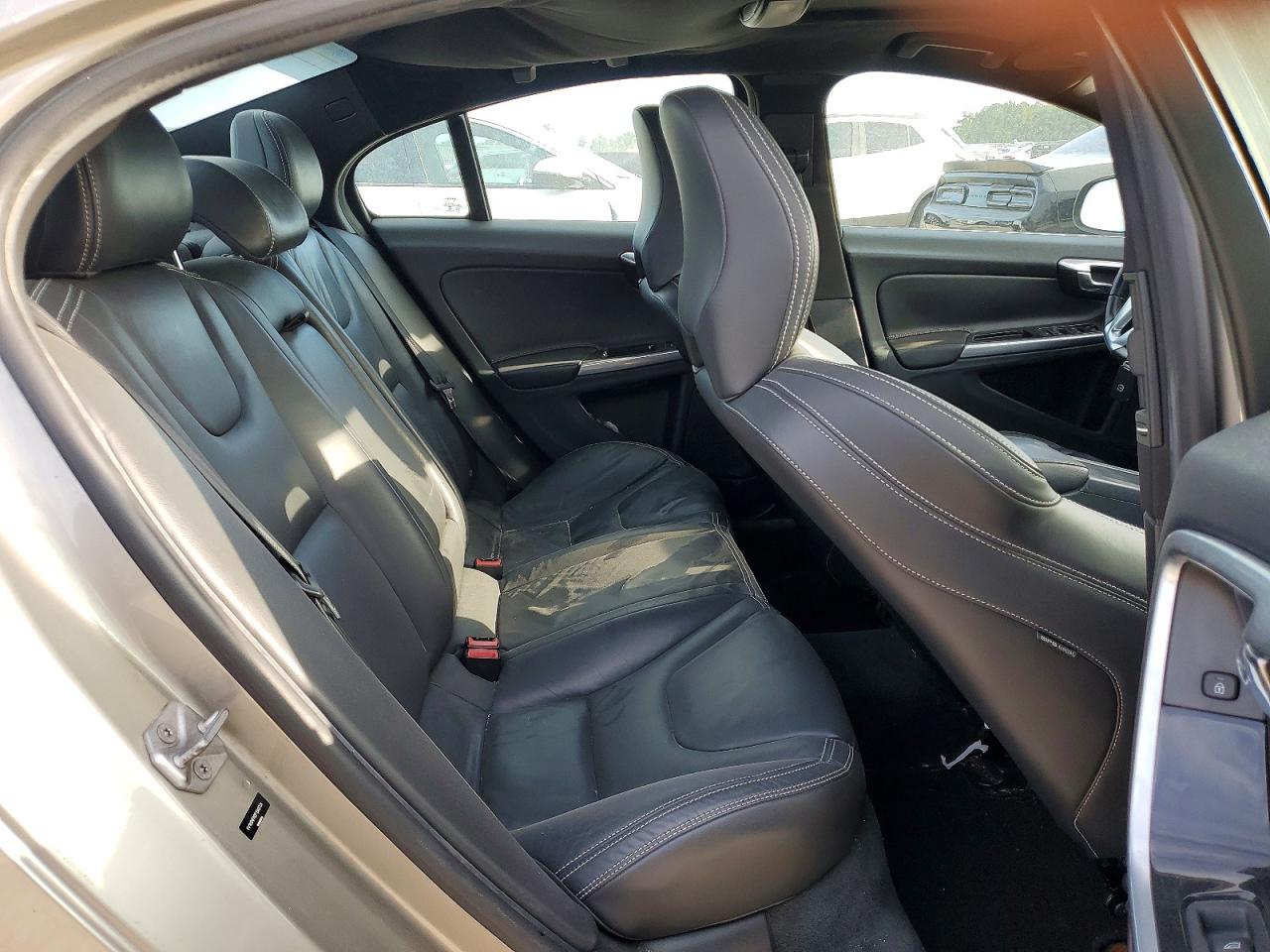 2015 Volvo S60 Platinum Серый vin: YV149MFM2F1346704