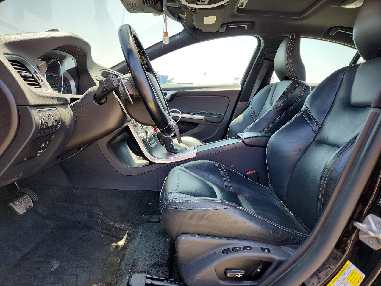 2015 Volvo S60 Platinum Black vin: YV149MFM3F1339194