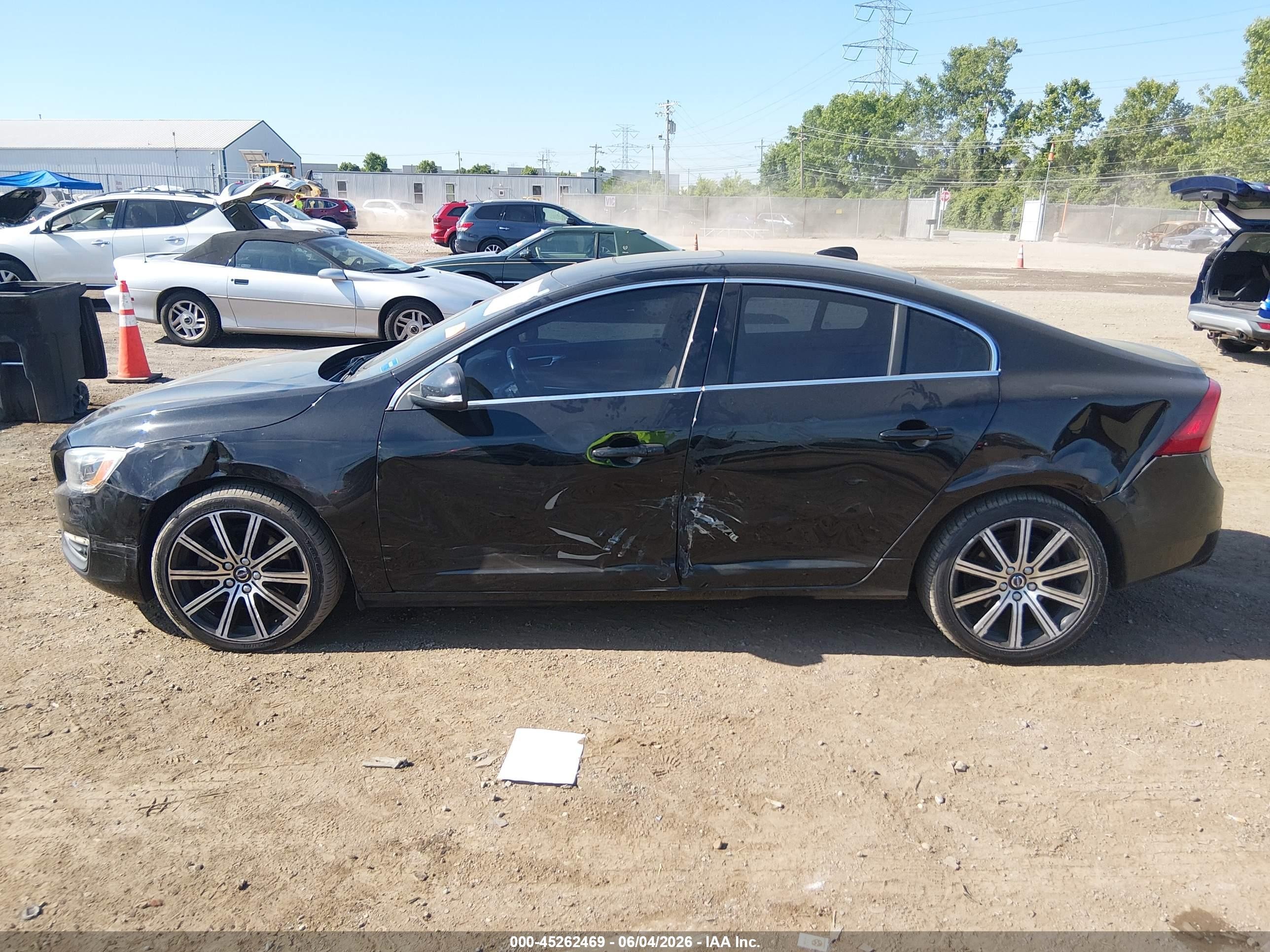 2016 Volvo S60 T6 Drive-e Platinum Black vin: YV149MFM9G1400775