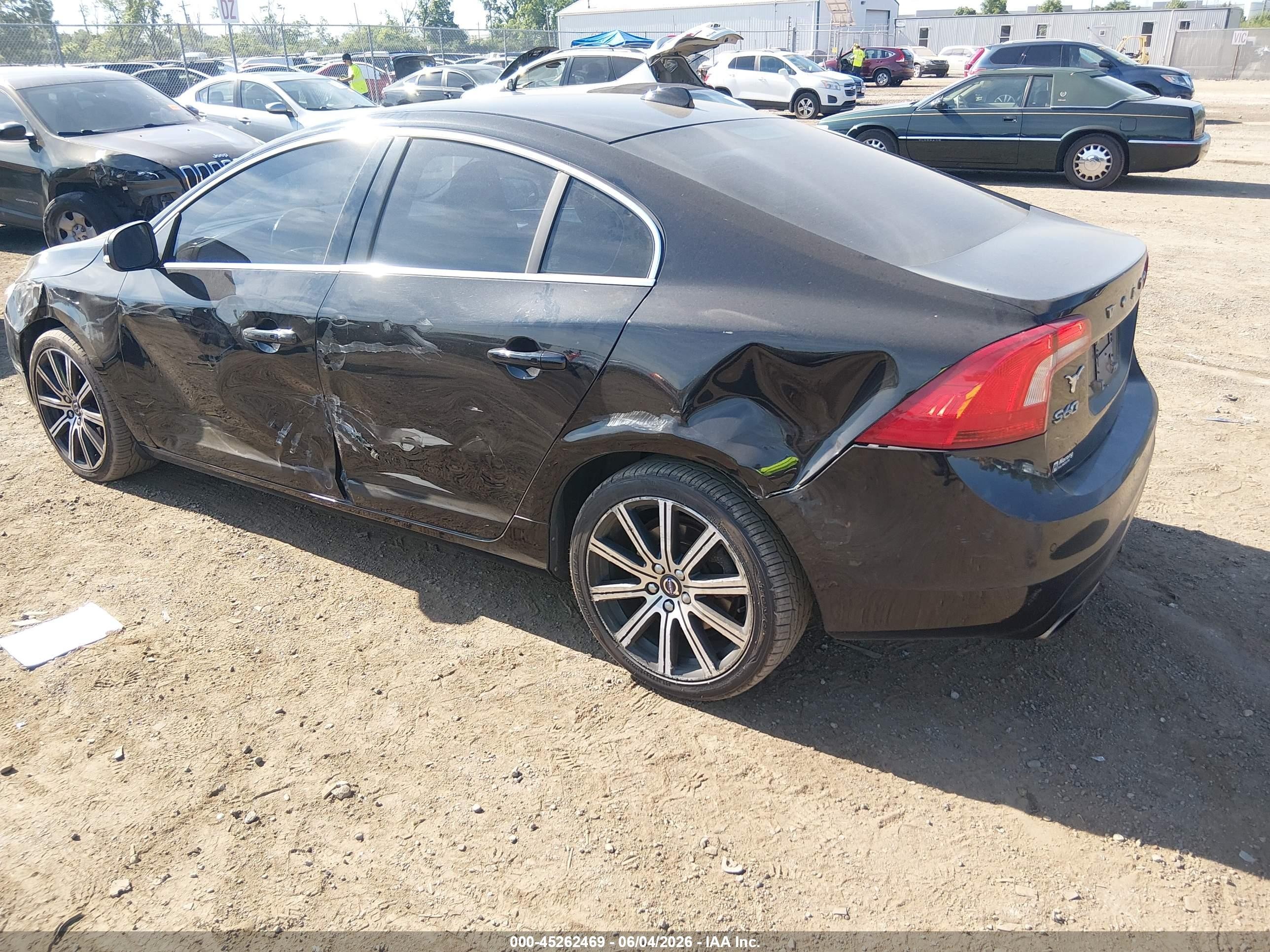 2016 Volvo S60 T6 Drive-e Platinum Black vin: YV149MFM9G1400775