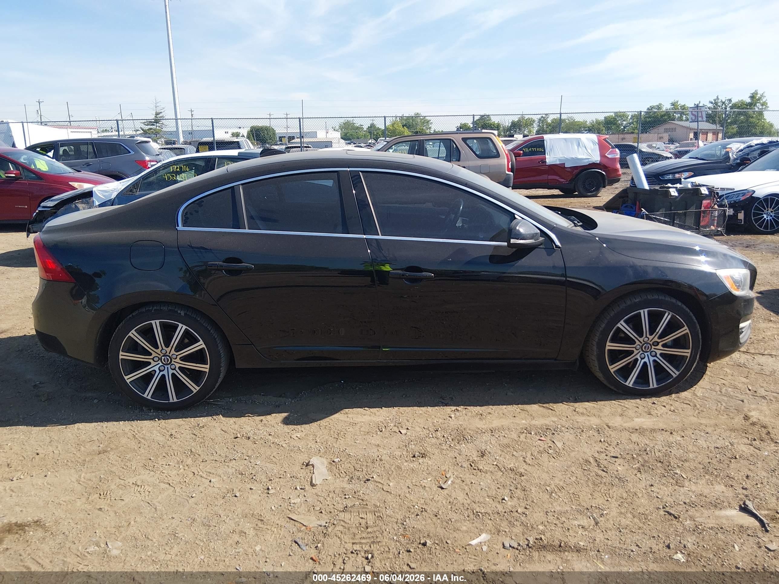 2016 Volvo S60 T6 Drive-e Platinum Black vin: YV149MFM9G1400775