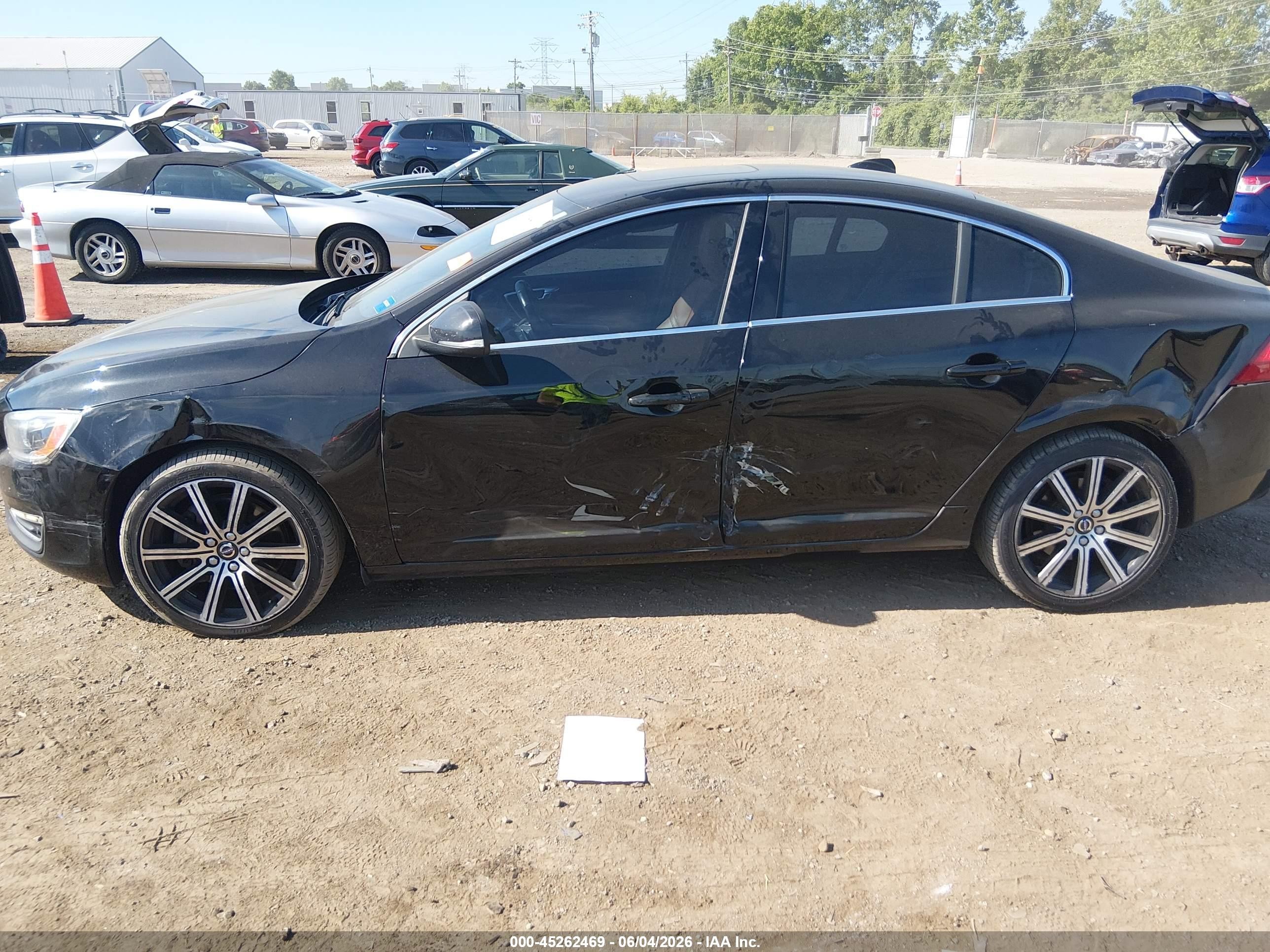 2016 Volvo S60 T6 Drive-e Platinum Black vin: YV149MFM9G1400775