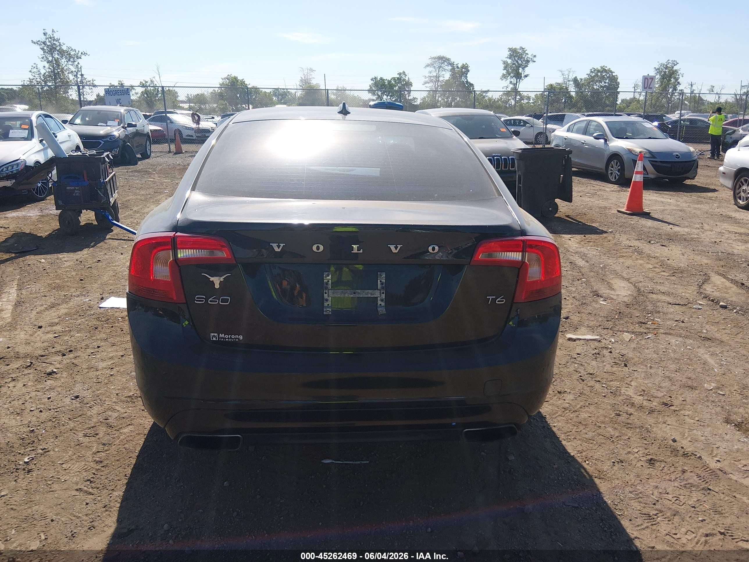 2016 Volvo S60 T6 Drive-e Platinum Black vin: YV149MFM9G1400775