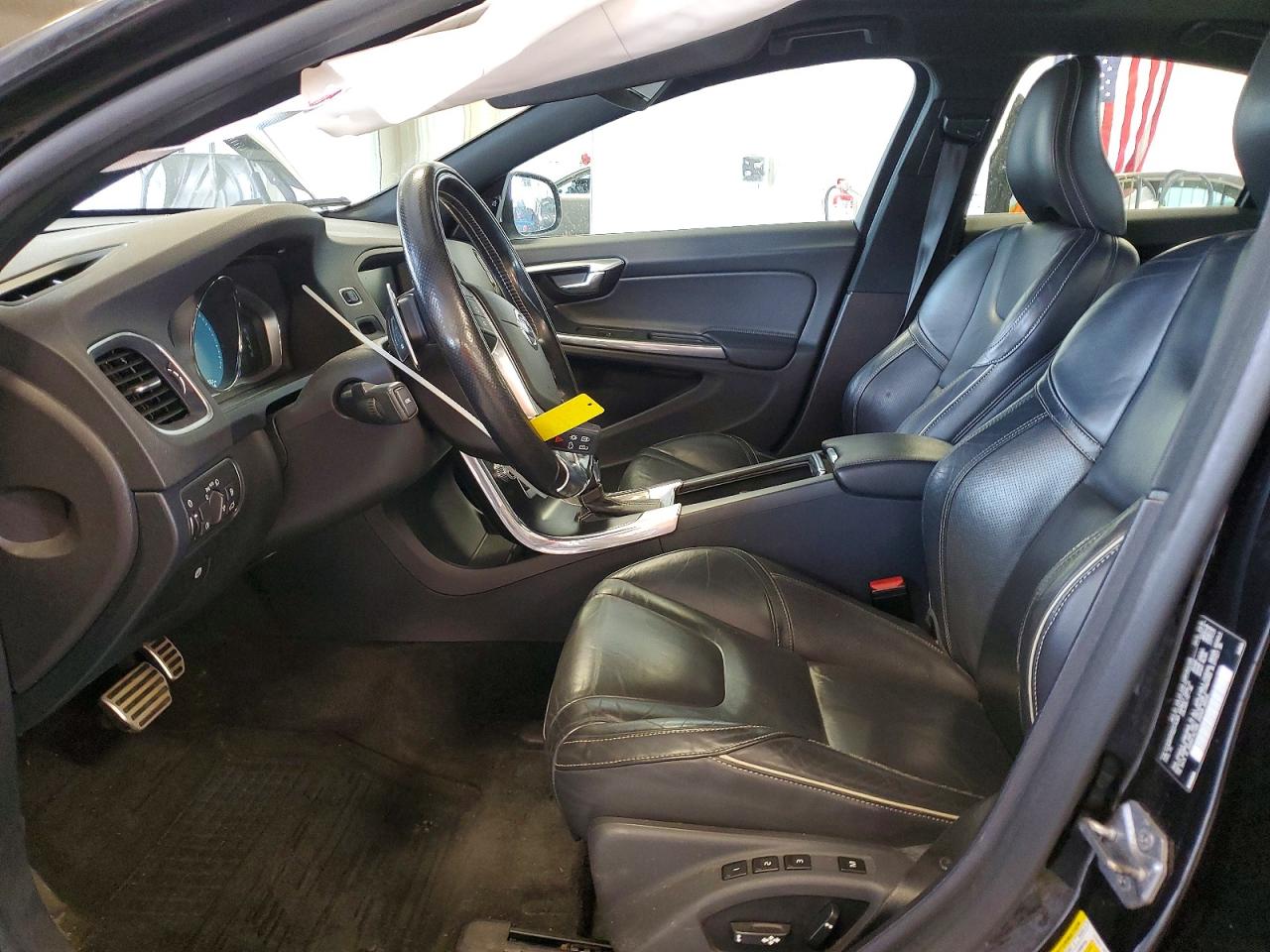 2016 Volvo S60 R Design Black vin: YV149MTP5G2414388