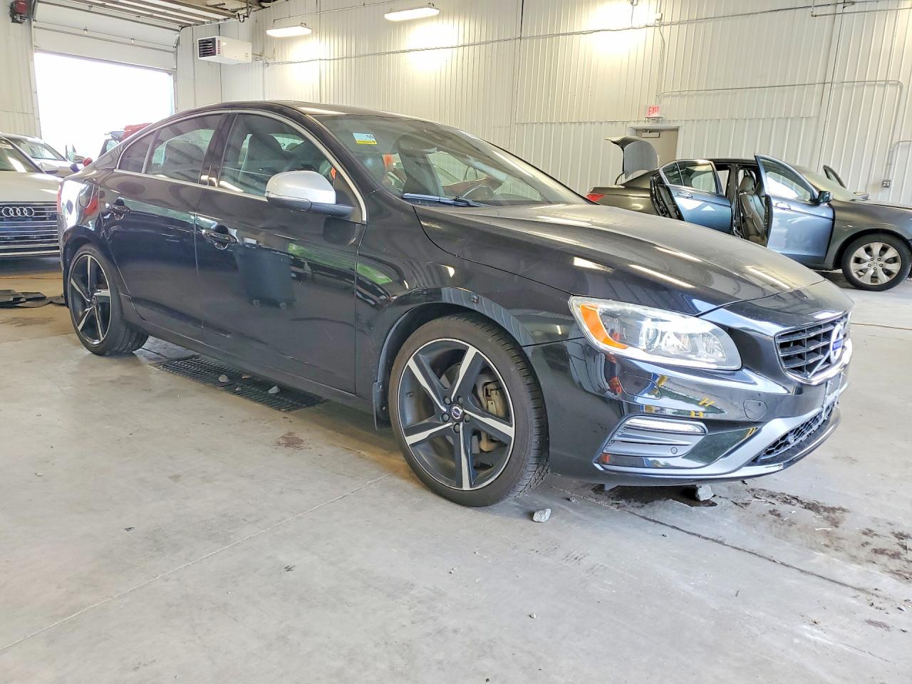 2016 Volvo S60 R Design Black vin: YV149MTP5G2414388