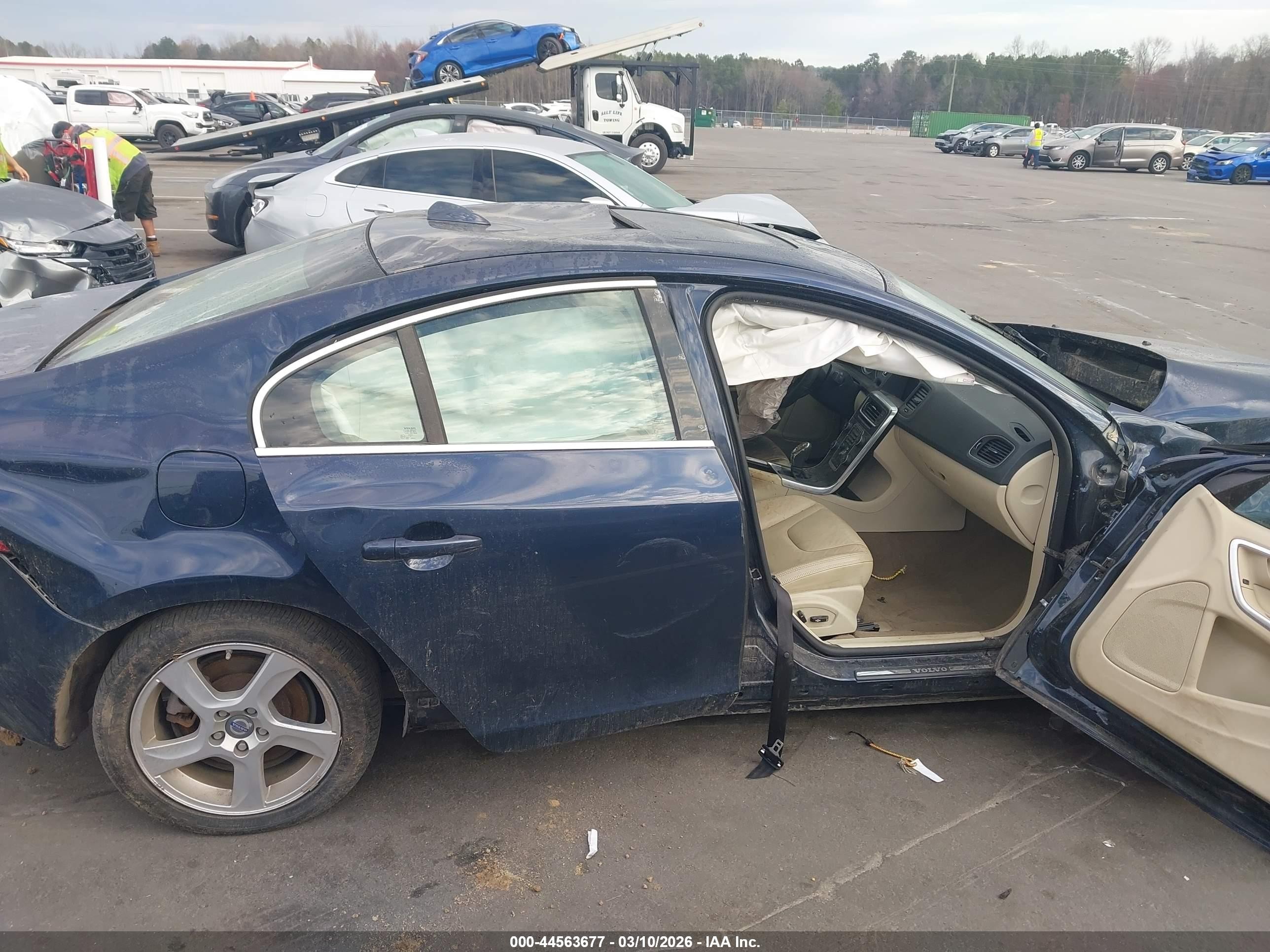 2013 Volvo S60 T5 Blue vin: YV1612FH0D2185140