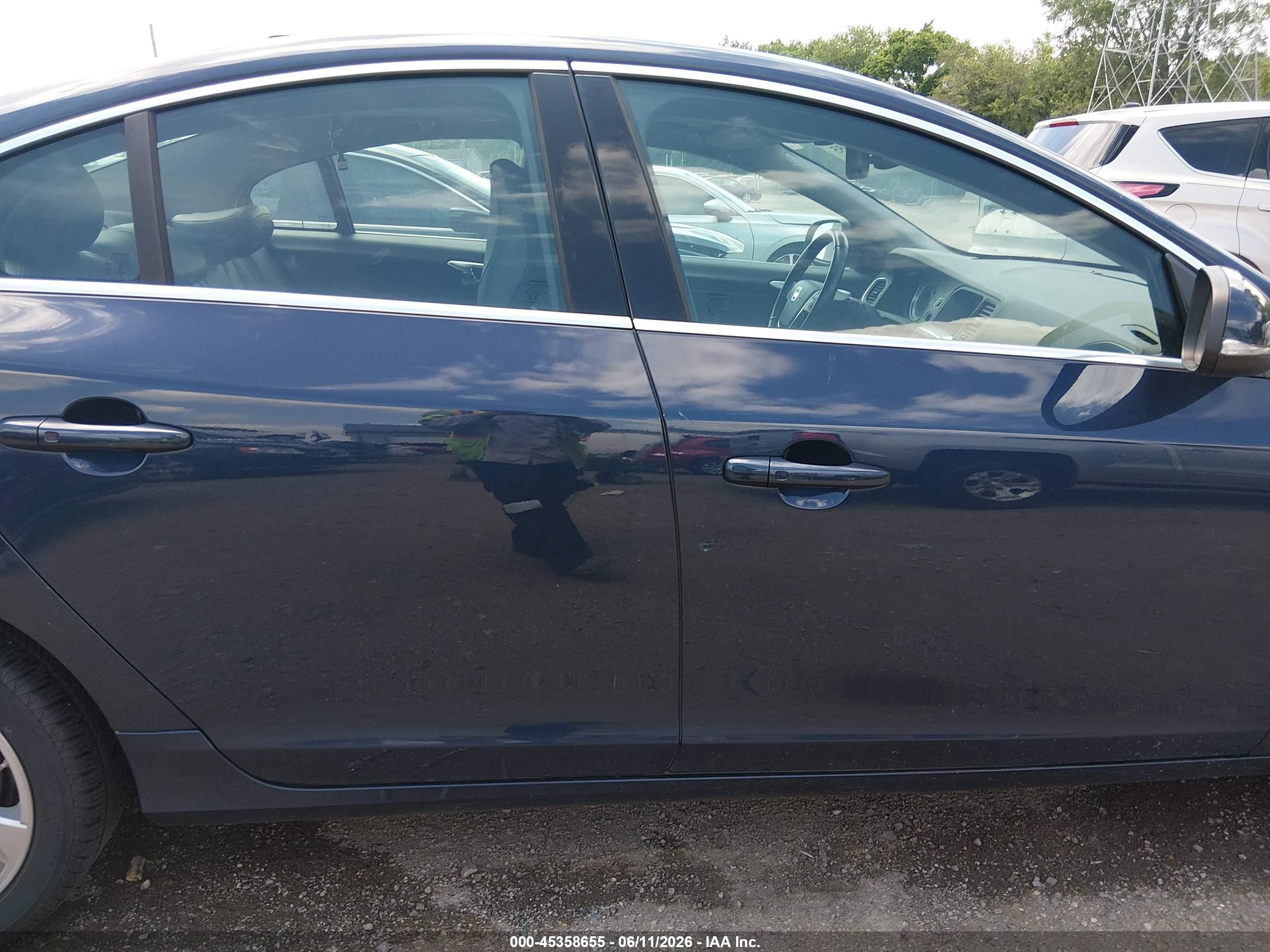 2013 Volvo S60 T5/t5 Platinum/t5 Premier/t5 Premier Plus Navy vin: YV1612FH0D2231890