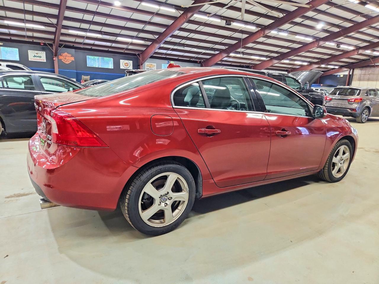 2013 Volvo S60 T5 Red vin: YV1612FH1D1219110