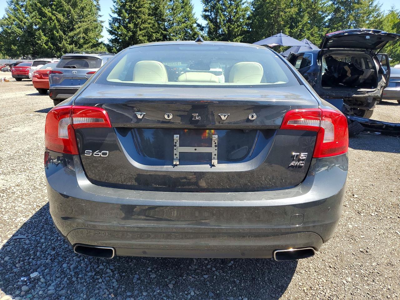2014 Volvo S60 T5 Charcoal vin: YV1612FH1E1298294